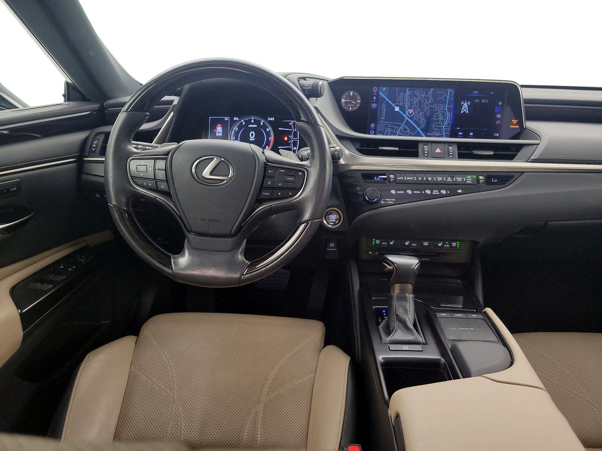 Thumbnail: 2019 Lexus ES - 10