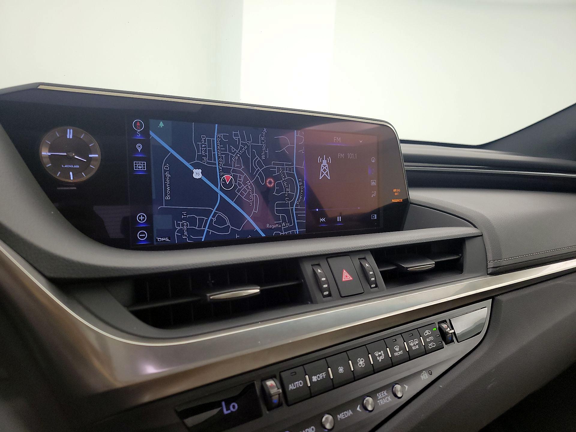 Thumbnail: 2019 Lexus ES - 14