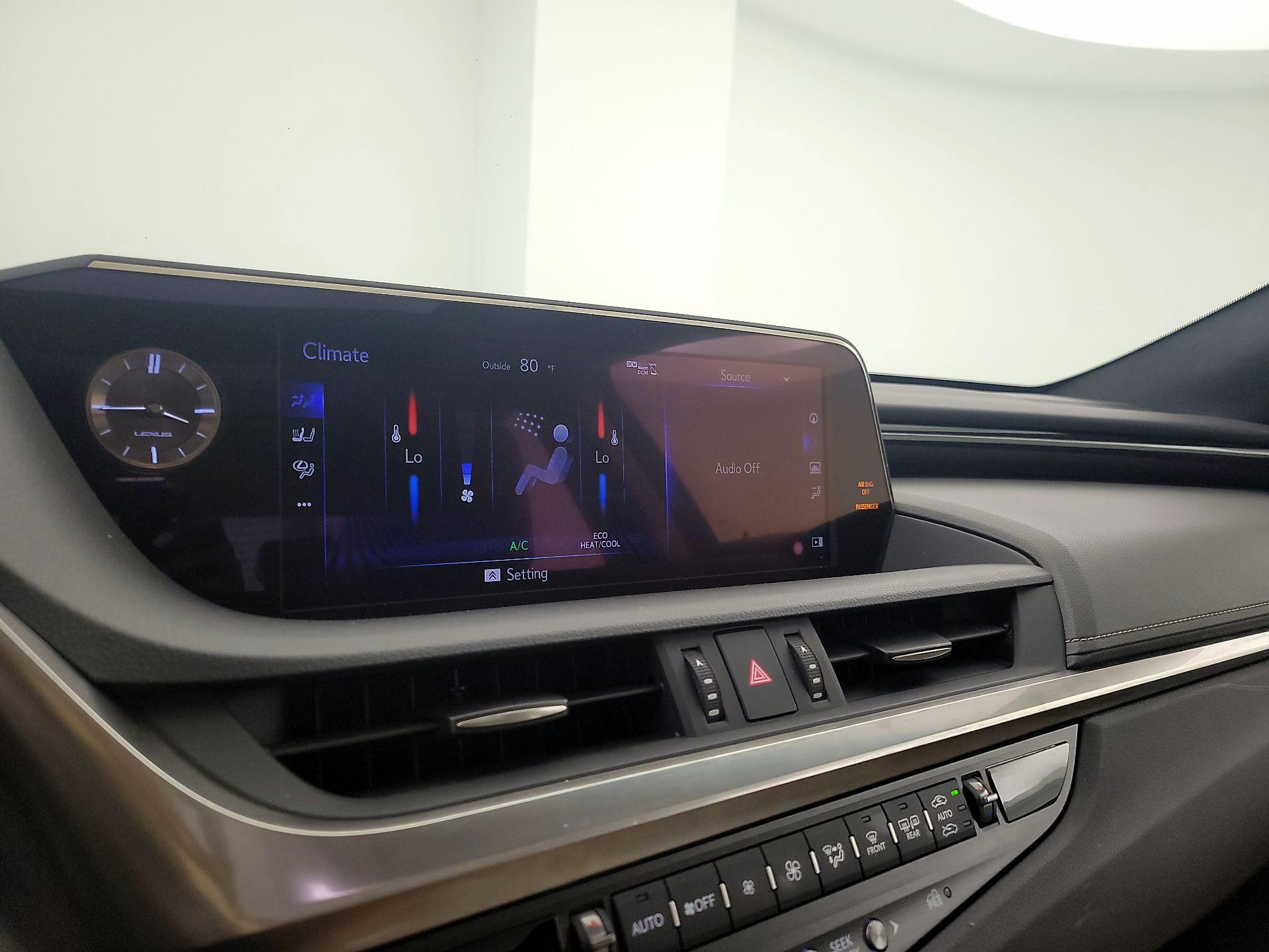 Thumbnail: 2019 Lexus ES - 17