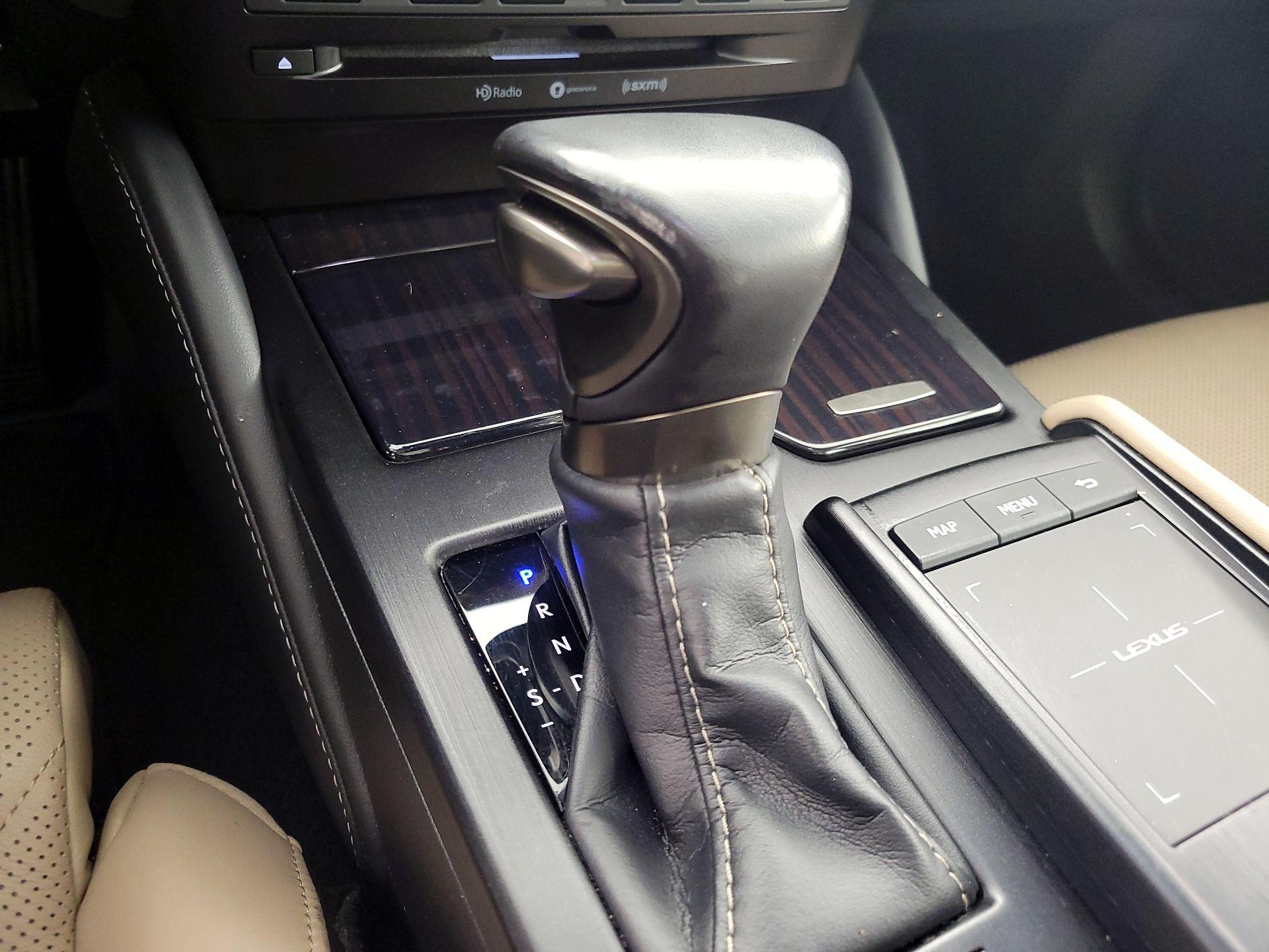Thumbnail: 2019 Lexus ES - 18
