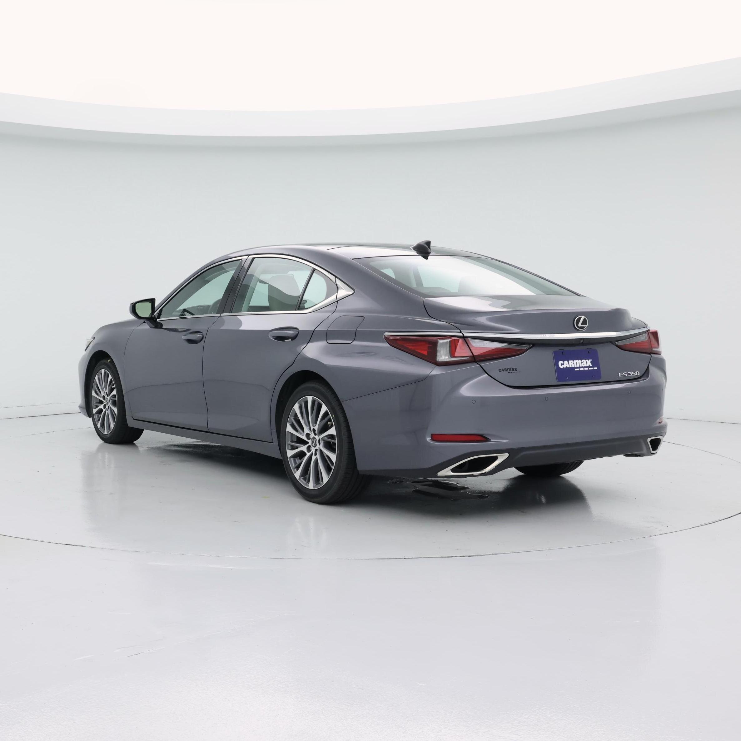 Thumbnail: 2019 Lexus ES - 2