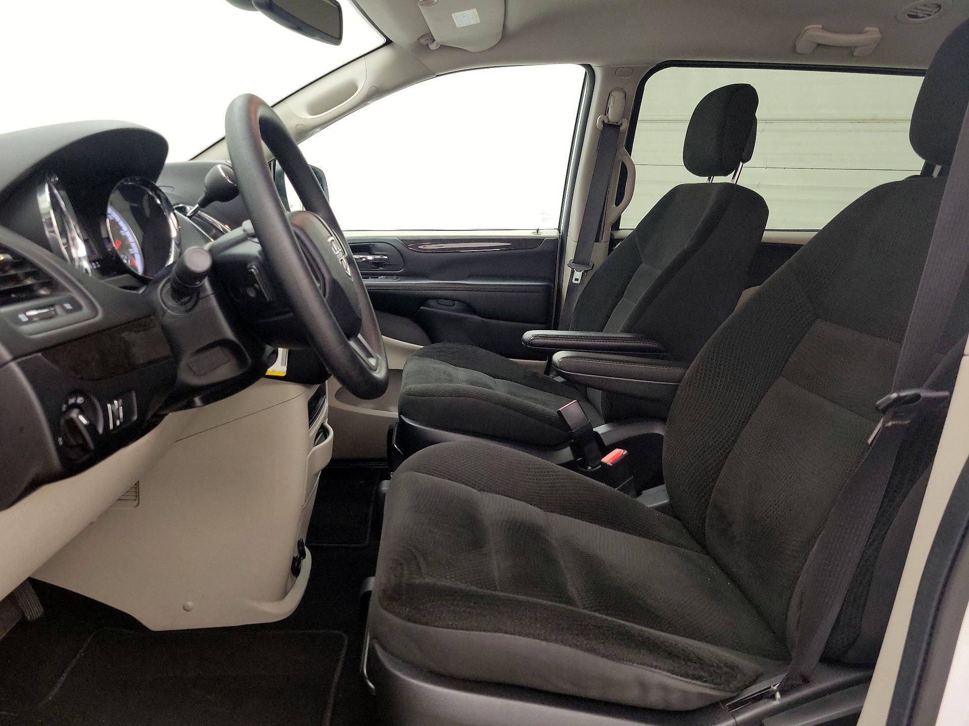 Thumbnail: 2019 Dodge Grand Caravan - 11