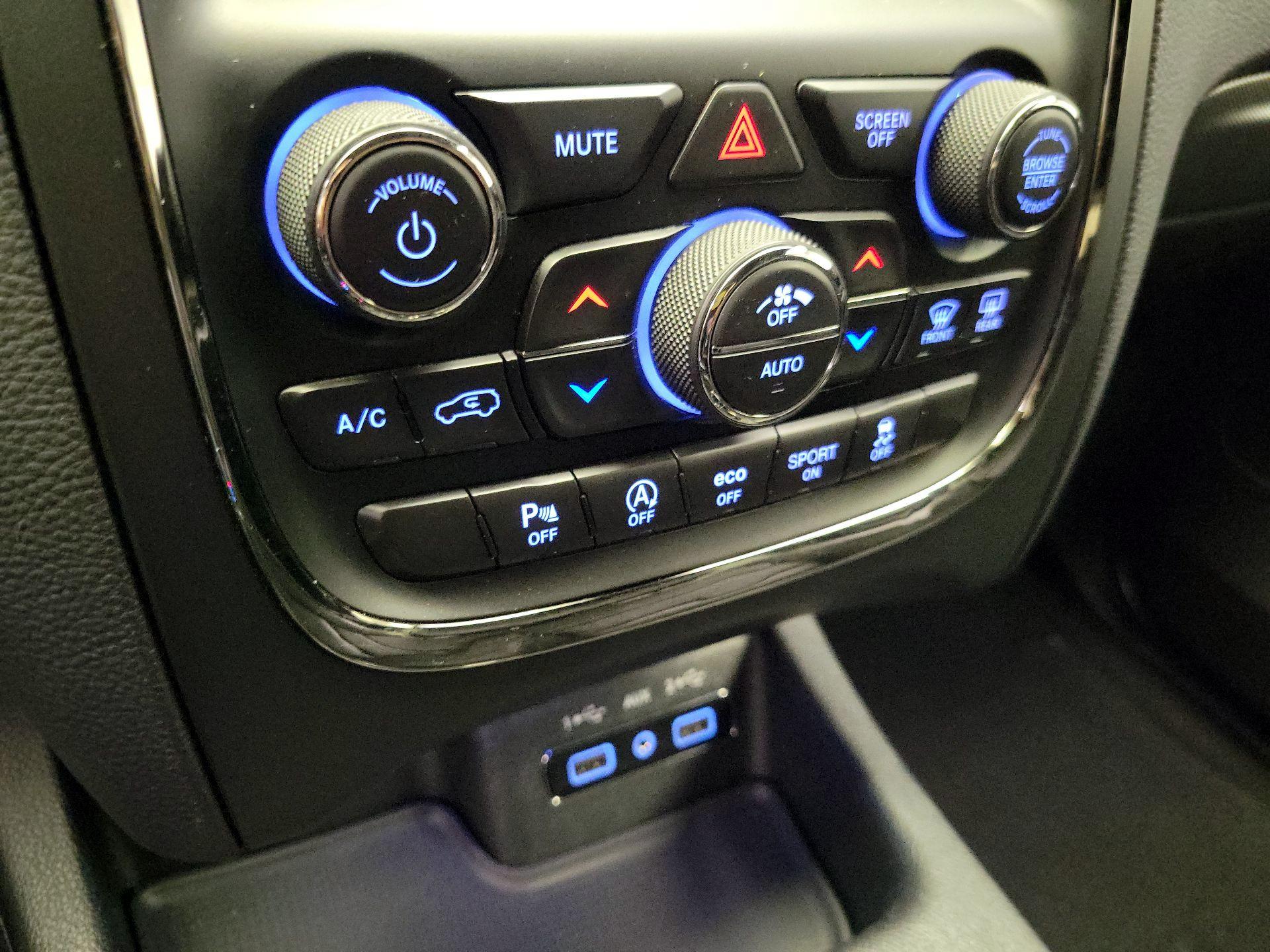 Thumbnail: 2020 Dodge Durango - 17