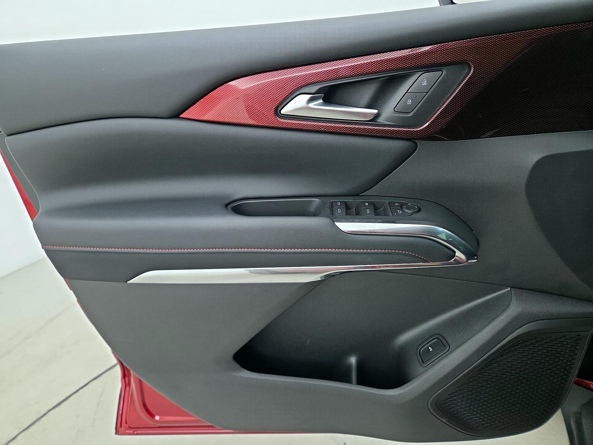 Thumbnail: 2026 Chevrolet Traverse - 12