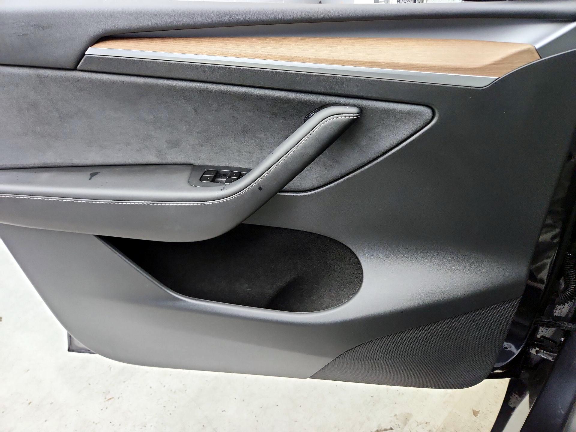 Thumbnail: 2025 Tesla Model Y - 12