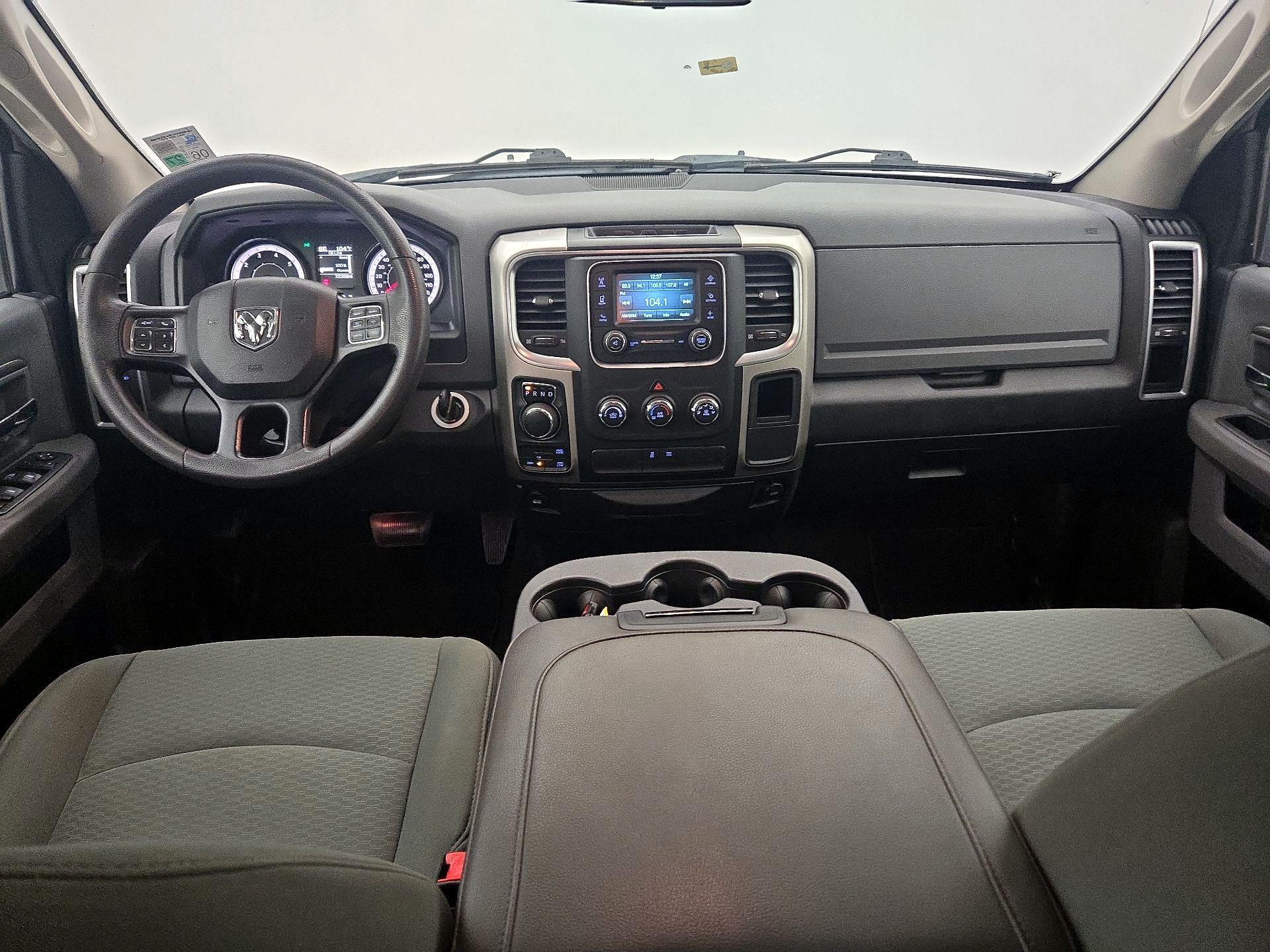 Thumbnail: 2020 RAM 1500 Classic - 9