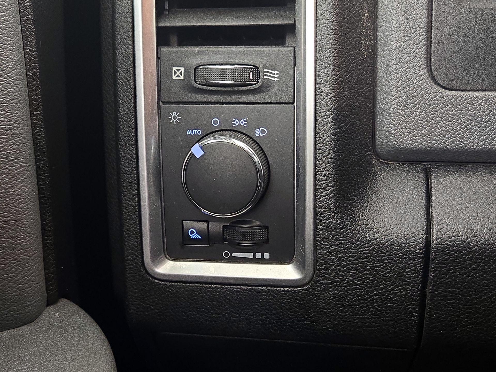 Thumbnail: 2020 RAM 1500 Classic - 13