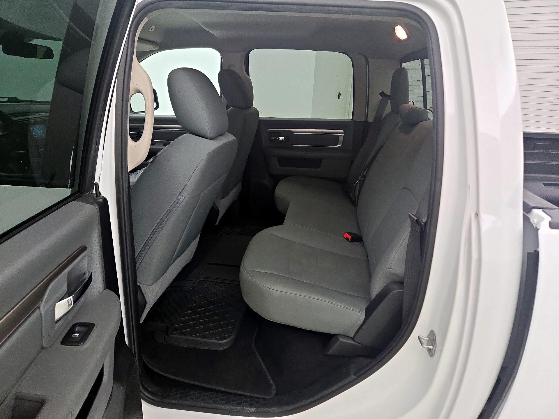 Thumbnail: 2020 RAM 1500 Classic - 19