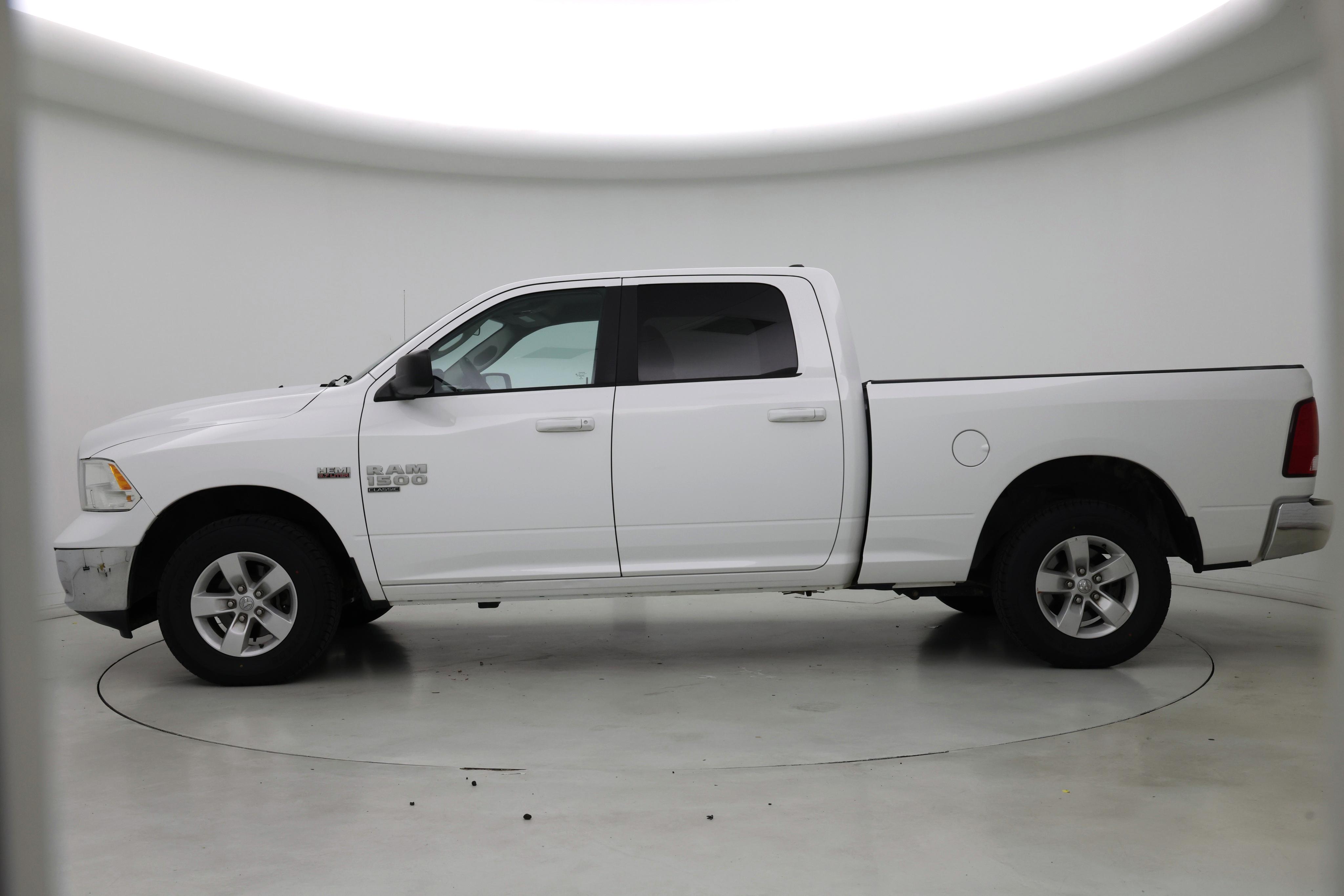 Thumbnail: 2020 RAM 1500 Classic - 3