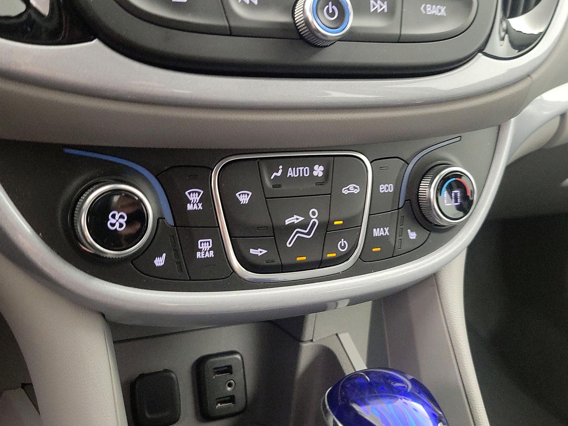 Thumbnail: 2016 Chevrolet Volt - 16