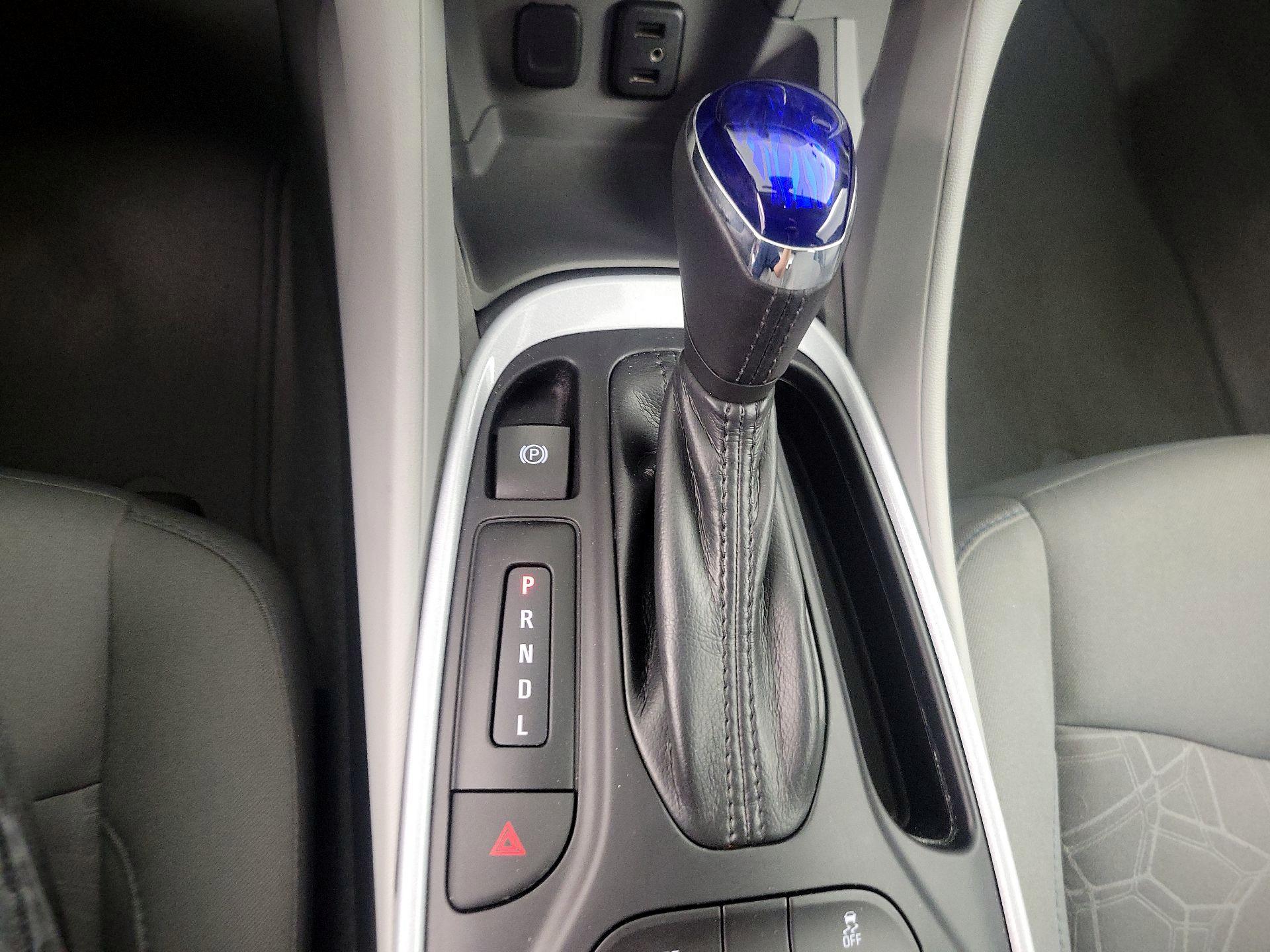 Thumbnail: 2016 Chevrolet Volt - 17