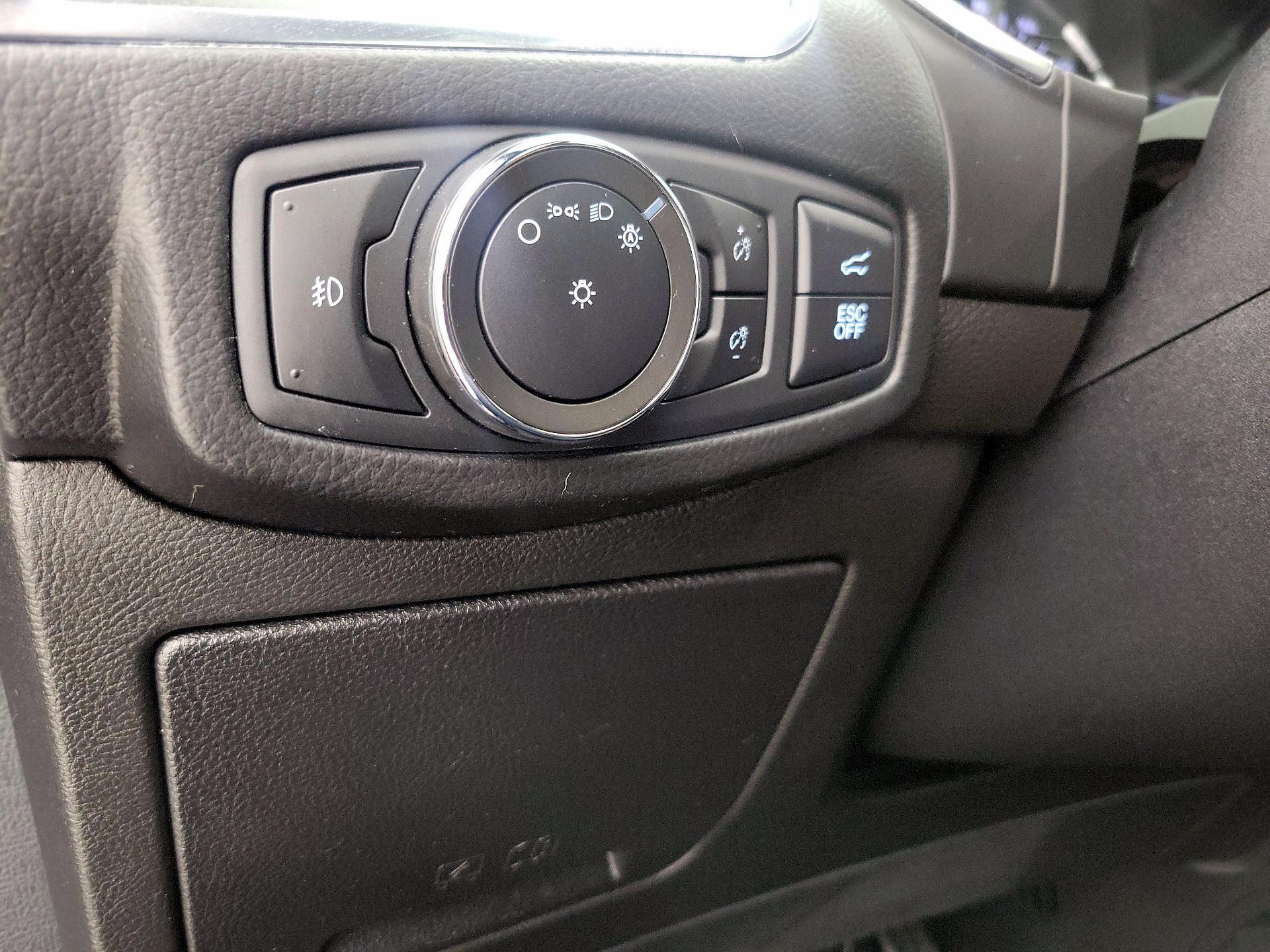Thumbnail: 2021 Ford Edge - 13