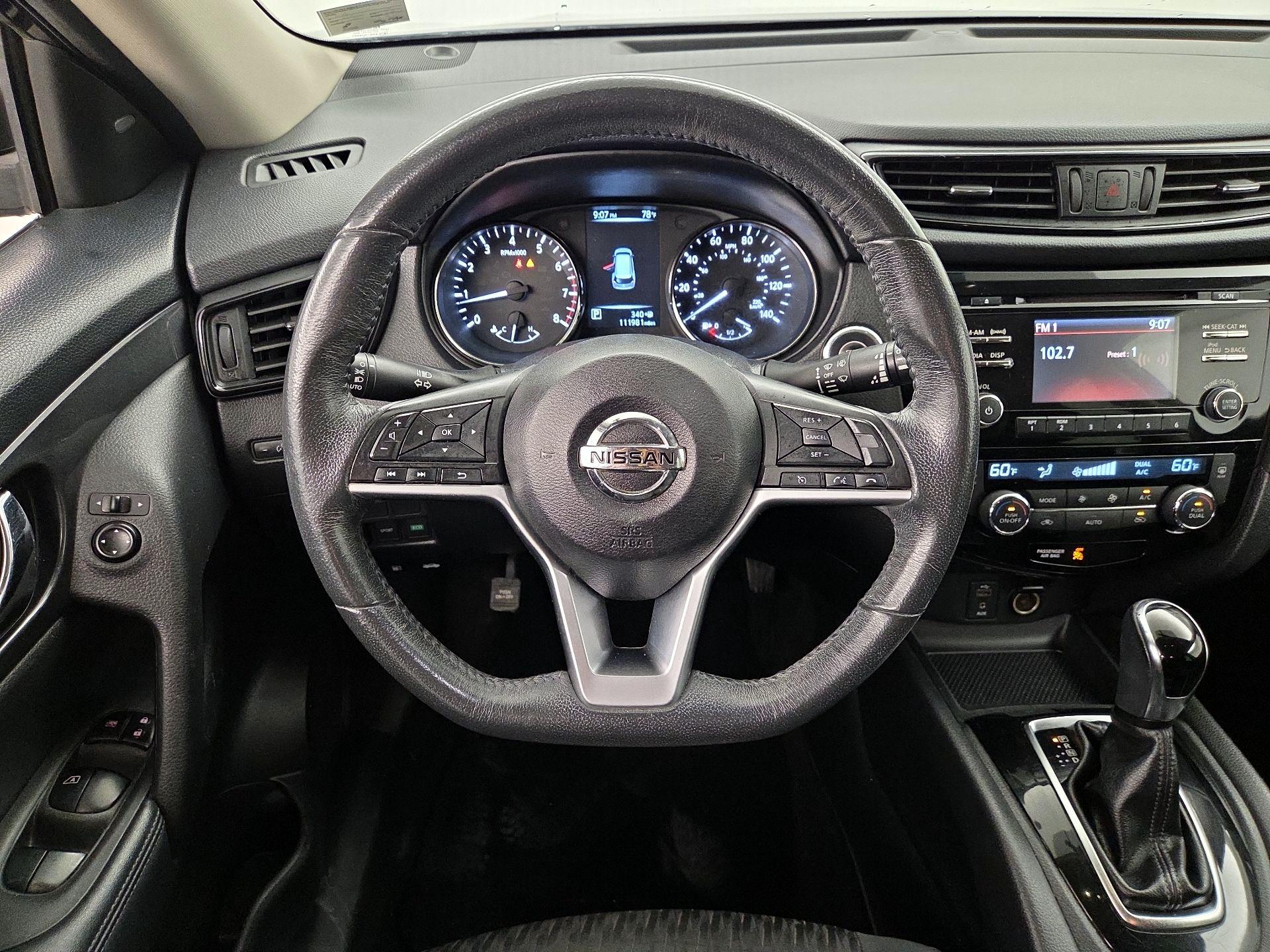 Thumbnail: 2017 Nissan Rogue - 10