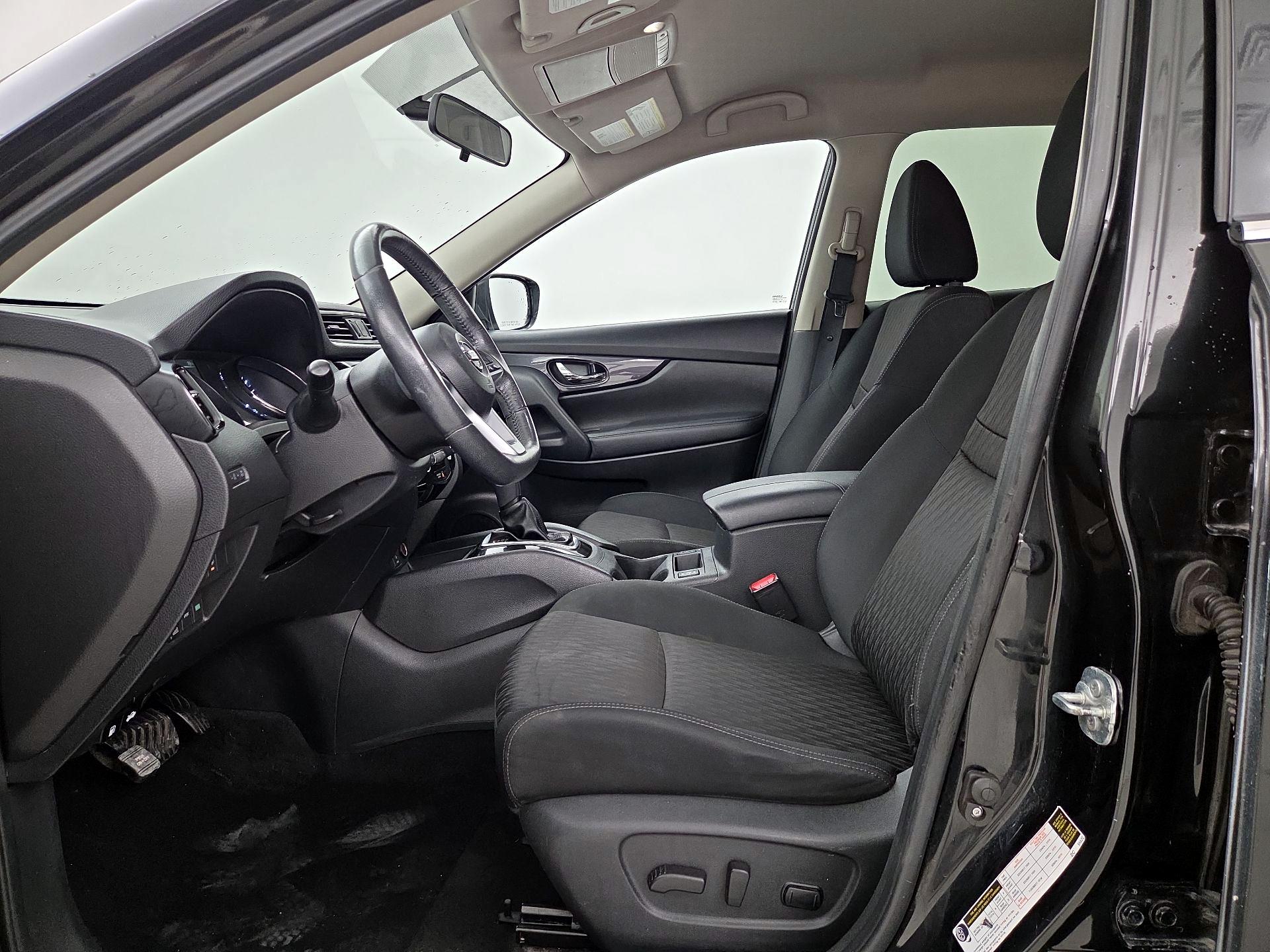 Thumbnail: 2017 Nissan Rogue - 11