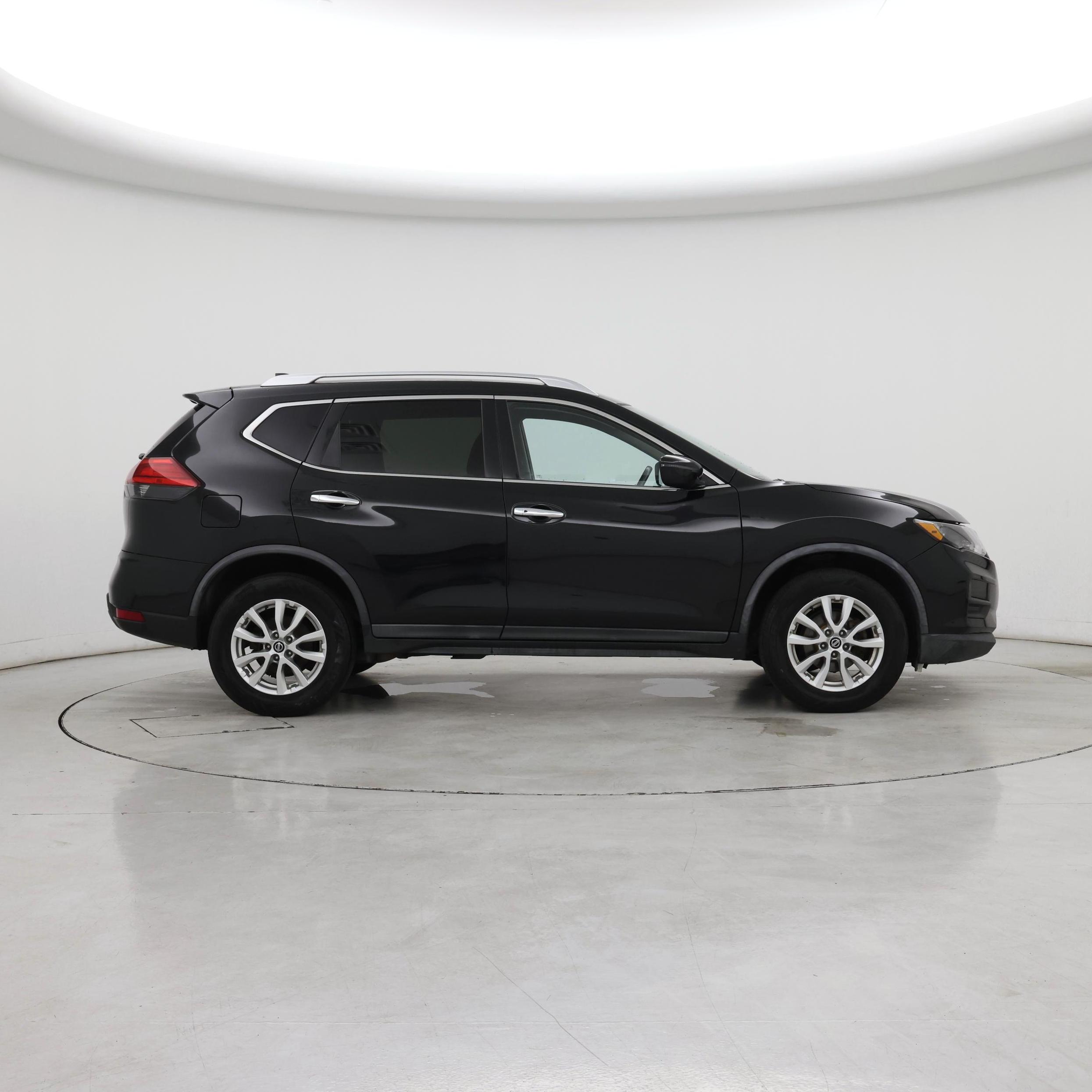 Thumbnail: 2017 Nissan Rogue - 7