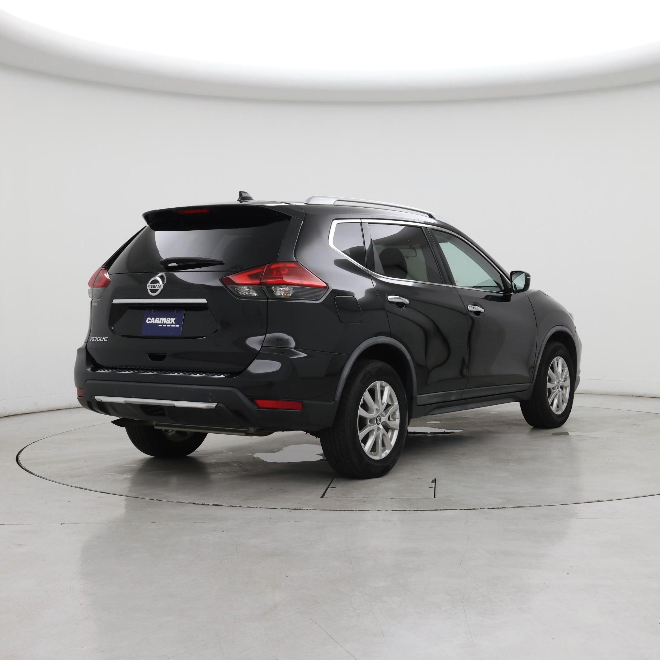 Thumbnail: 2017 Nissan Rogue - 8