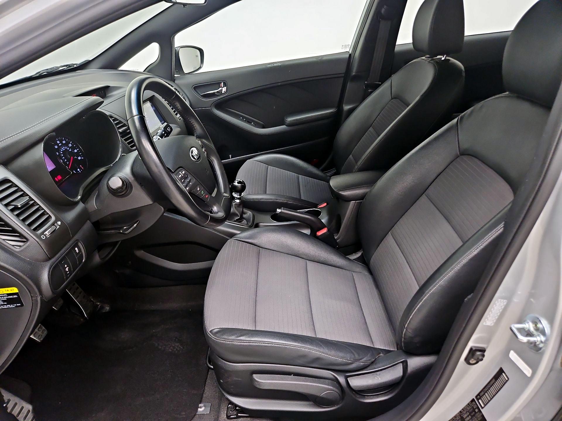 Thumbnail: 2016 Kia Forte - 11