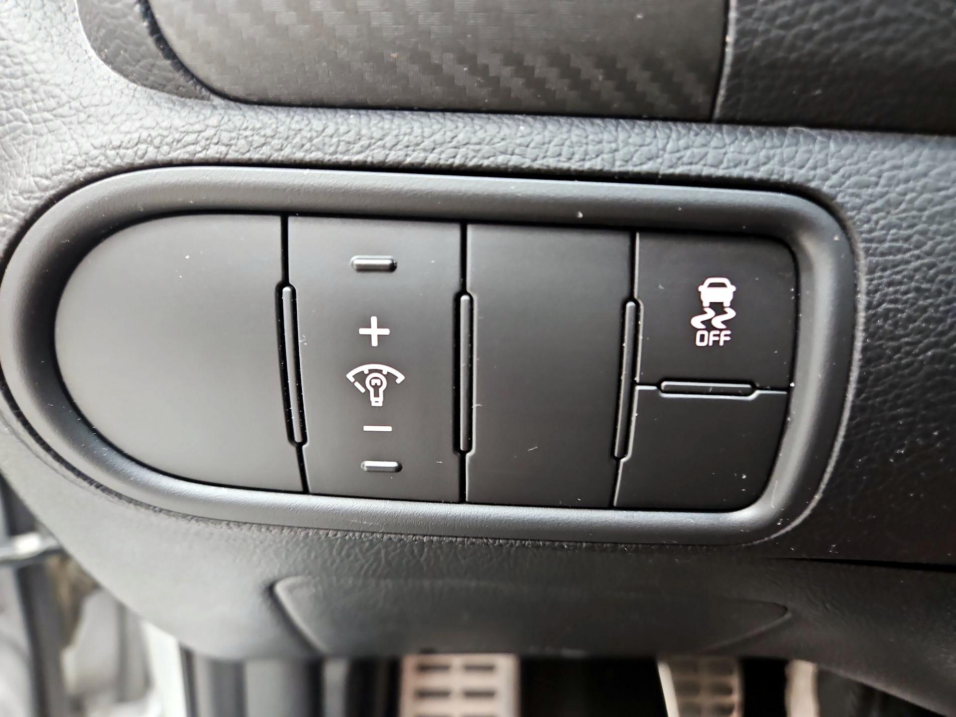 Thumbnail: 2016 Kia Forte - 13