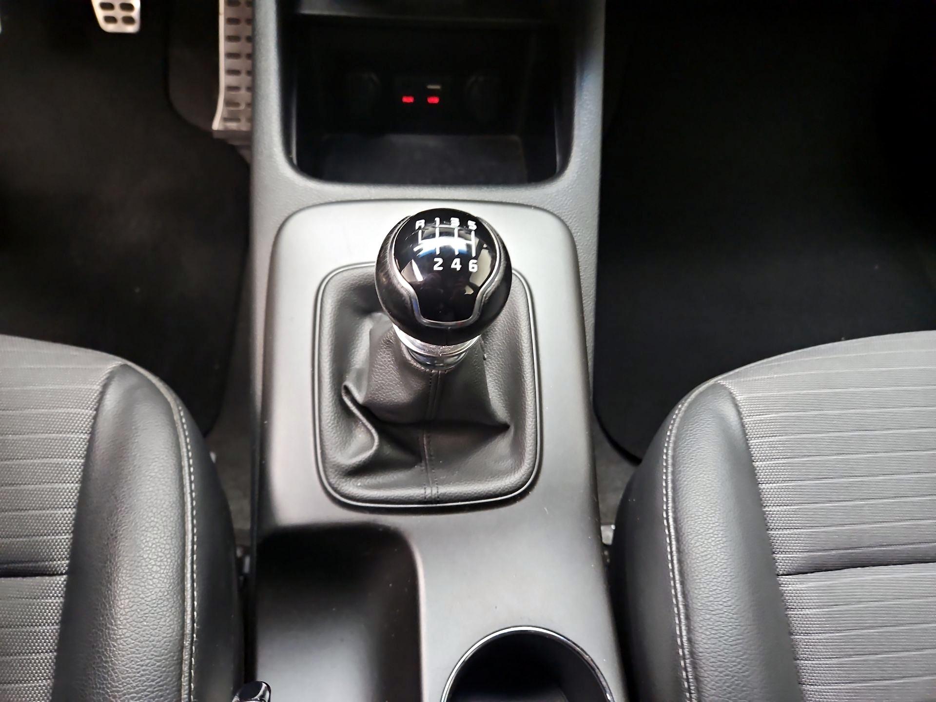 Thumbnail: 2016 Kia Forte - 17