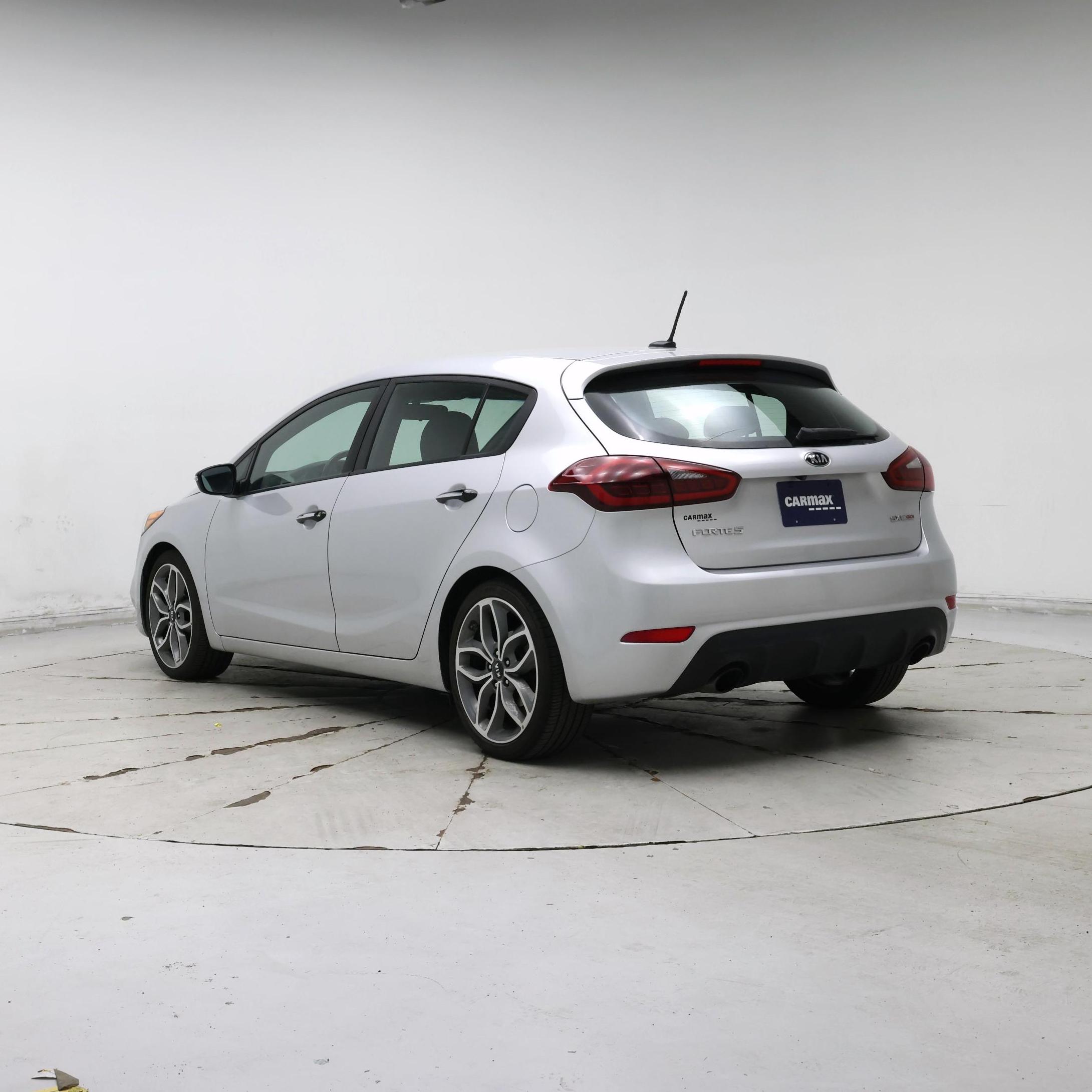 Thumbnail: 2016 Kia Forte - 2