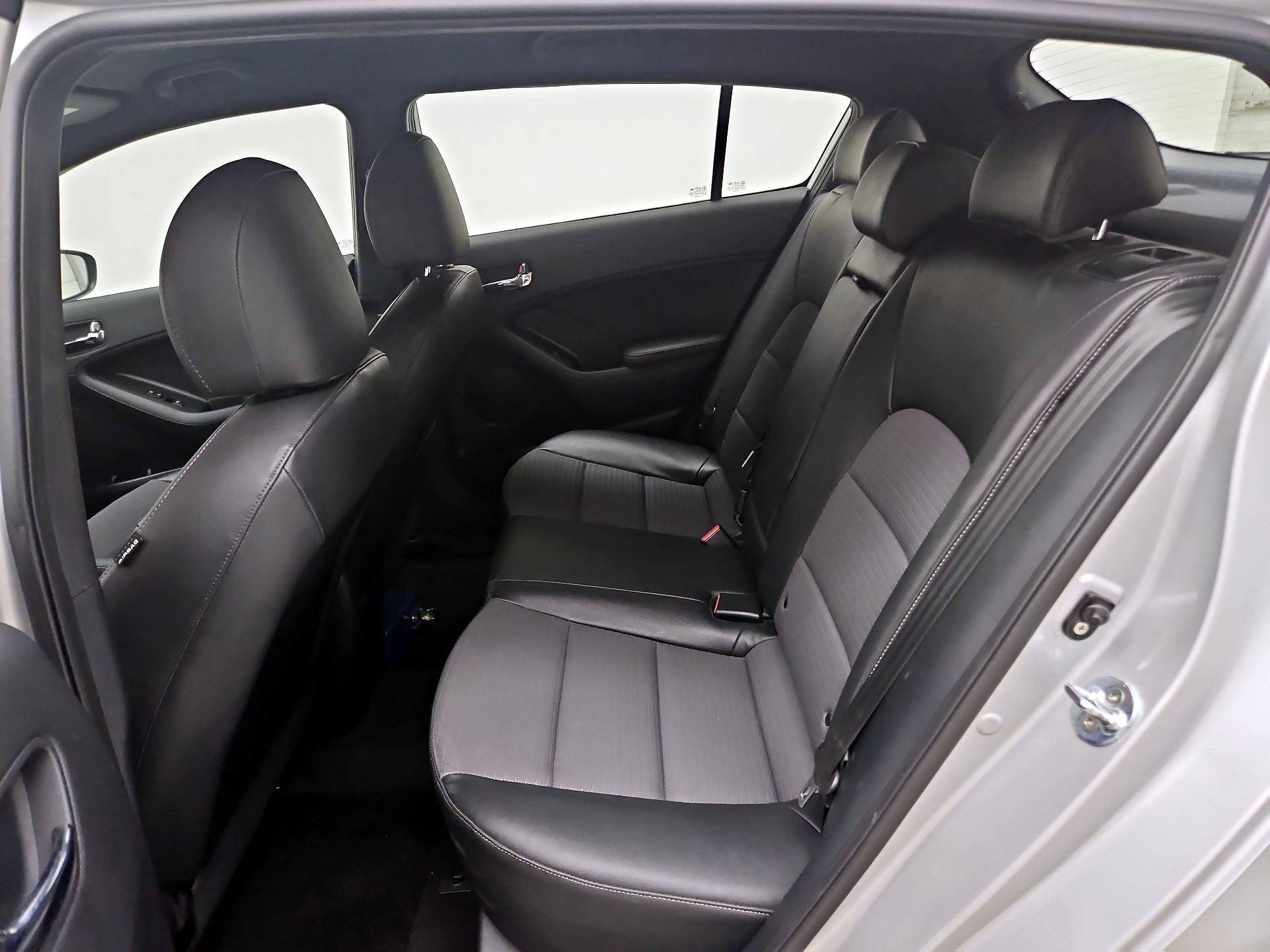 Thumbnail: 2016 Kia Forte - 19