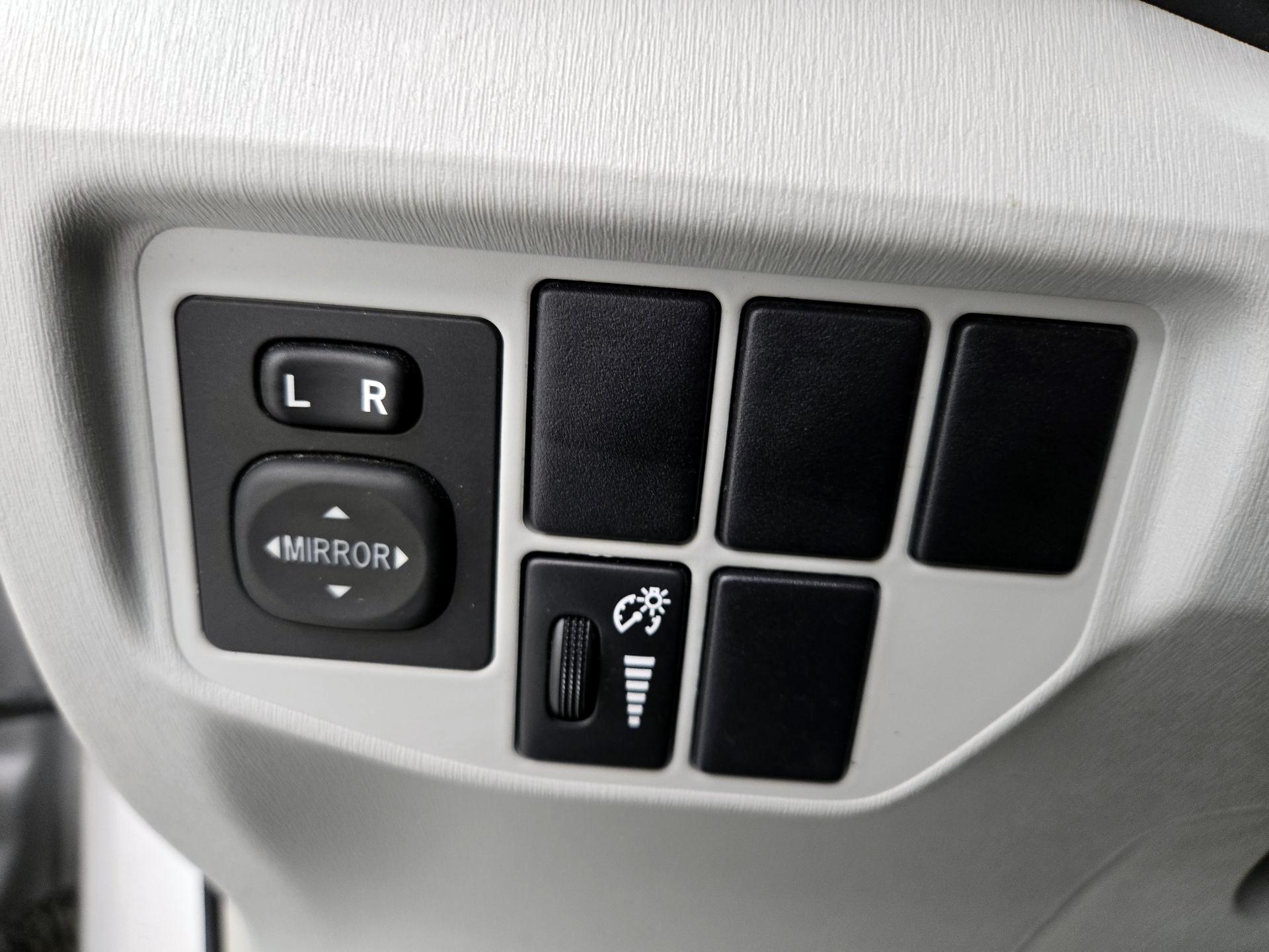 Thumbnail: 2014 Toyota Prius - 11