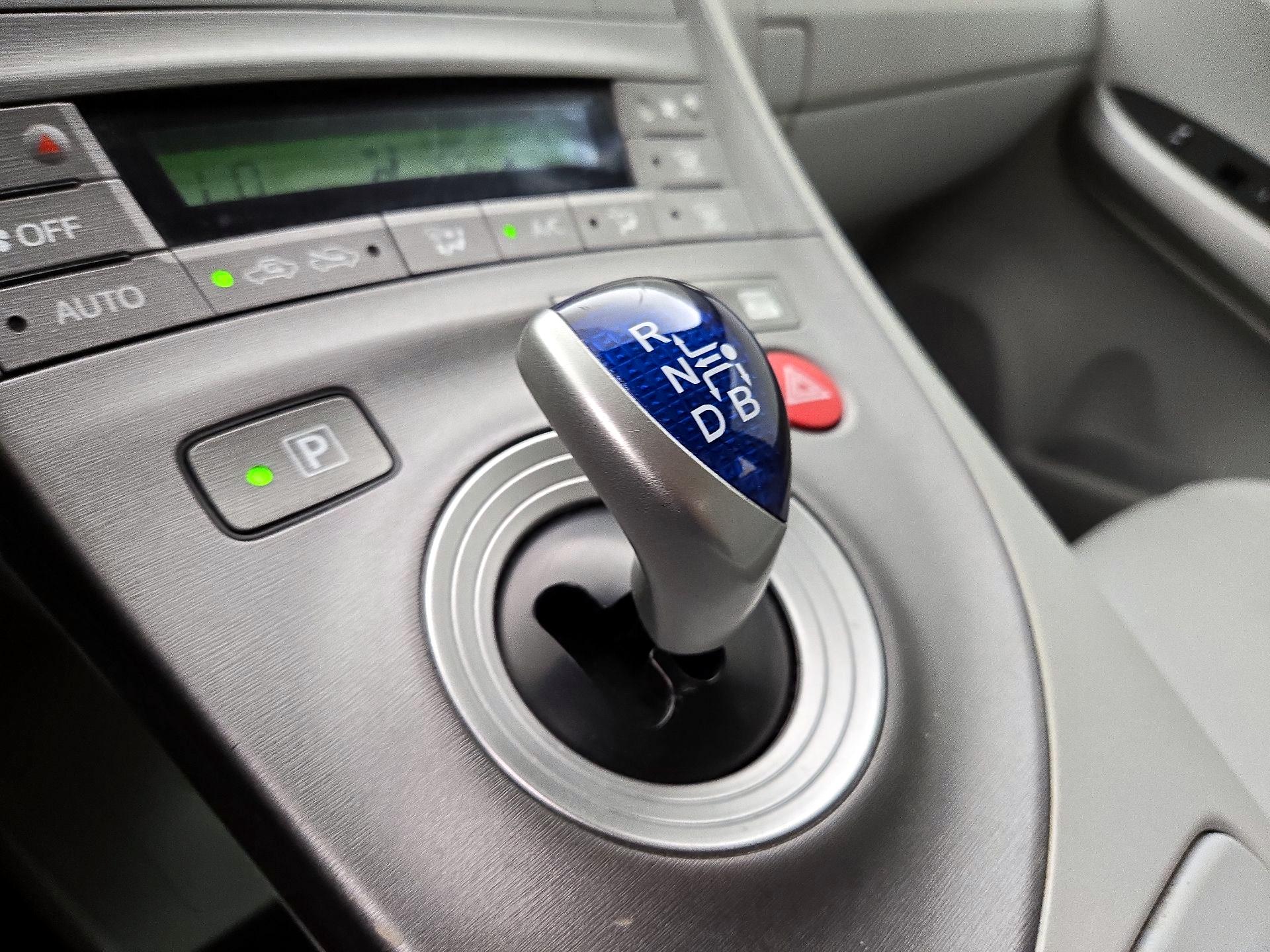 Thumbnail: 2014 Toyota Prius - 14