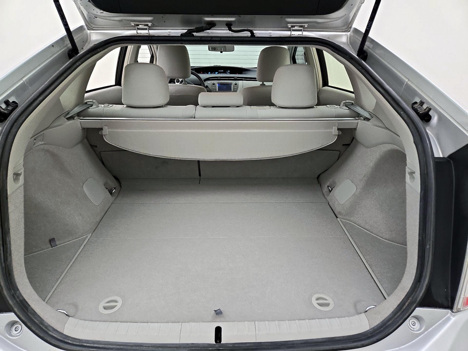 Thumbnail: 2014 Toyota Prius - 17