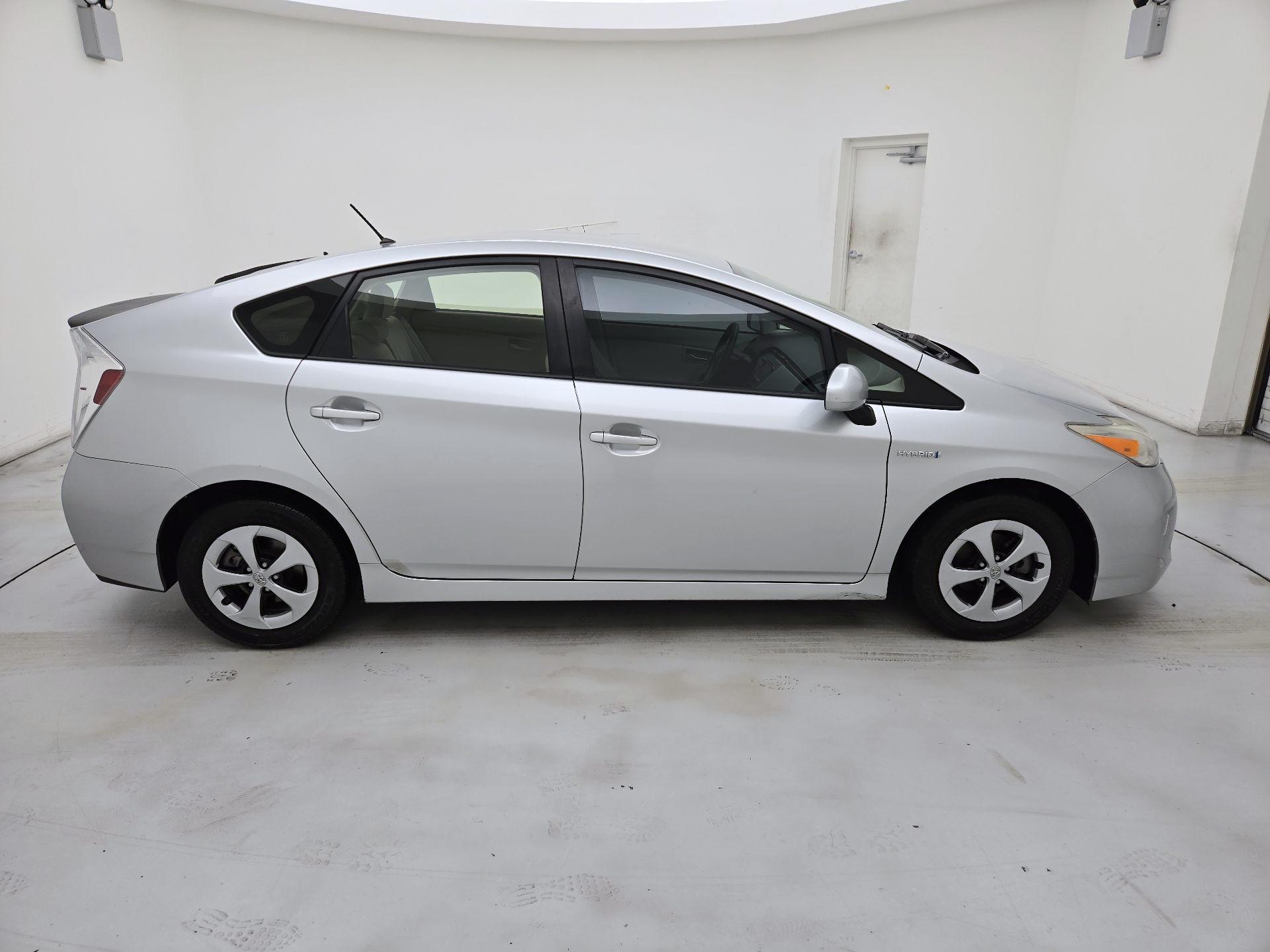 Thumbnail: 2014 Toyota Prius - 4