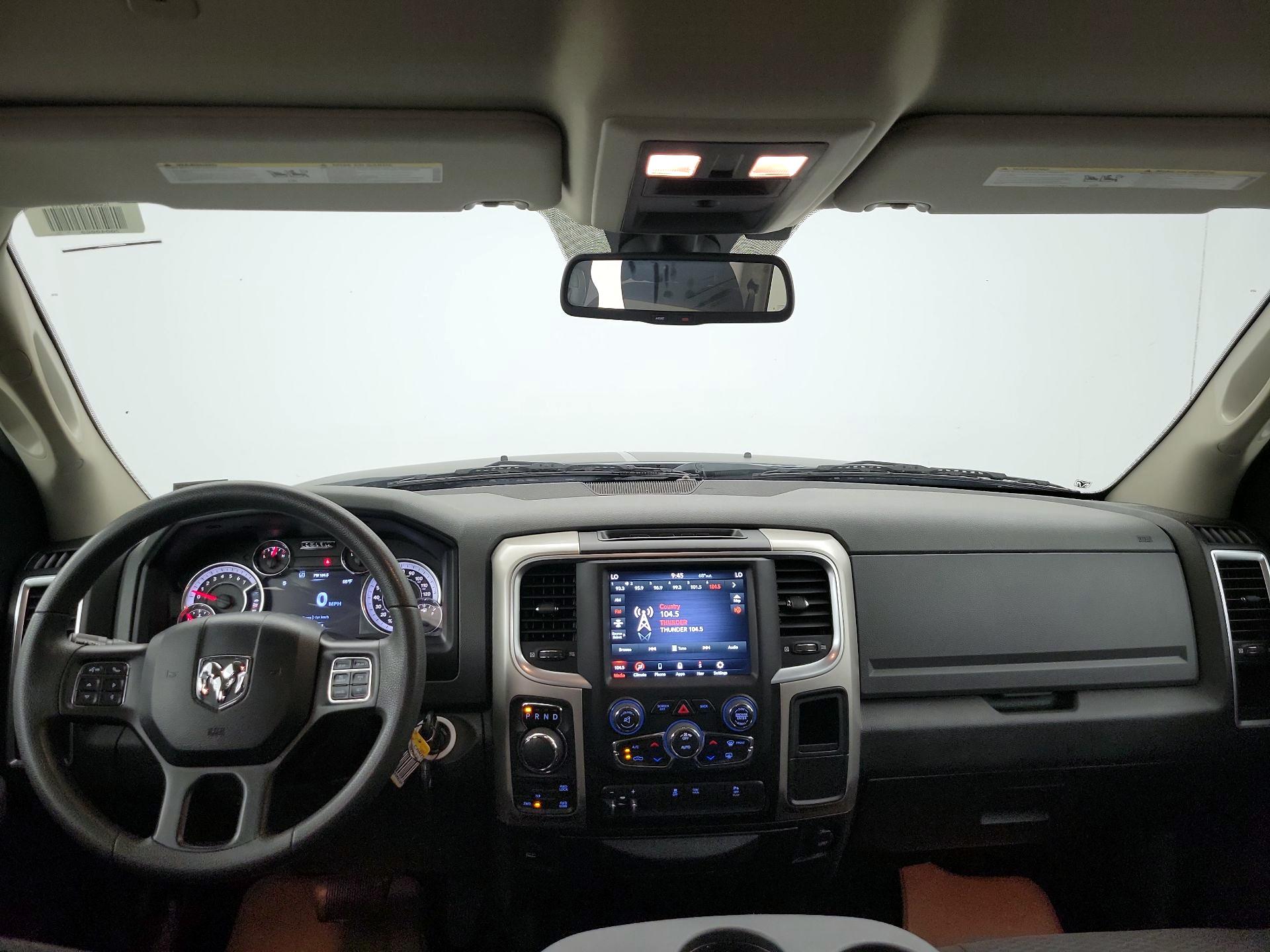 Thumbnail: 2020 RAM 1500 Classic - 9