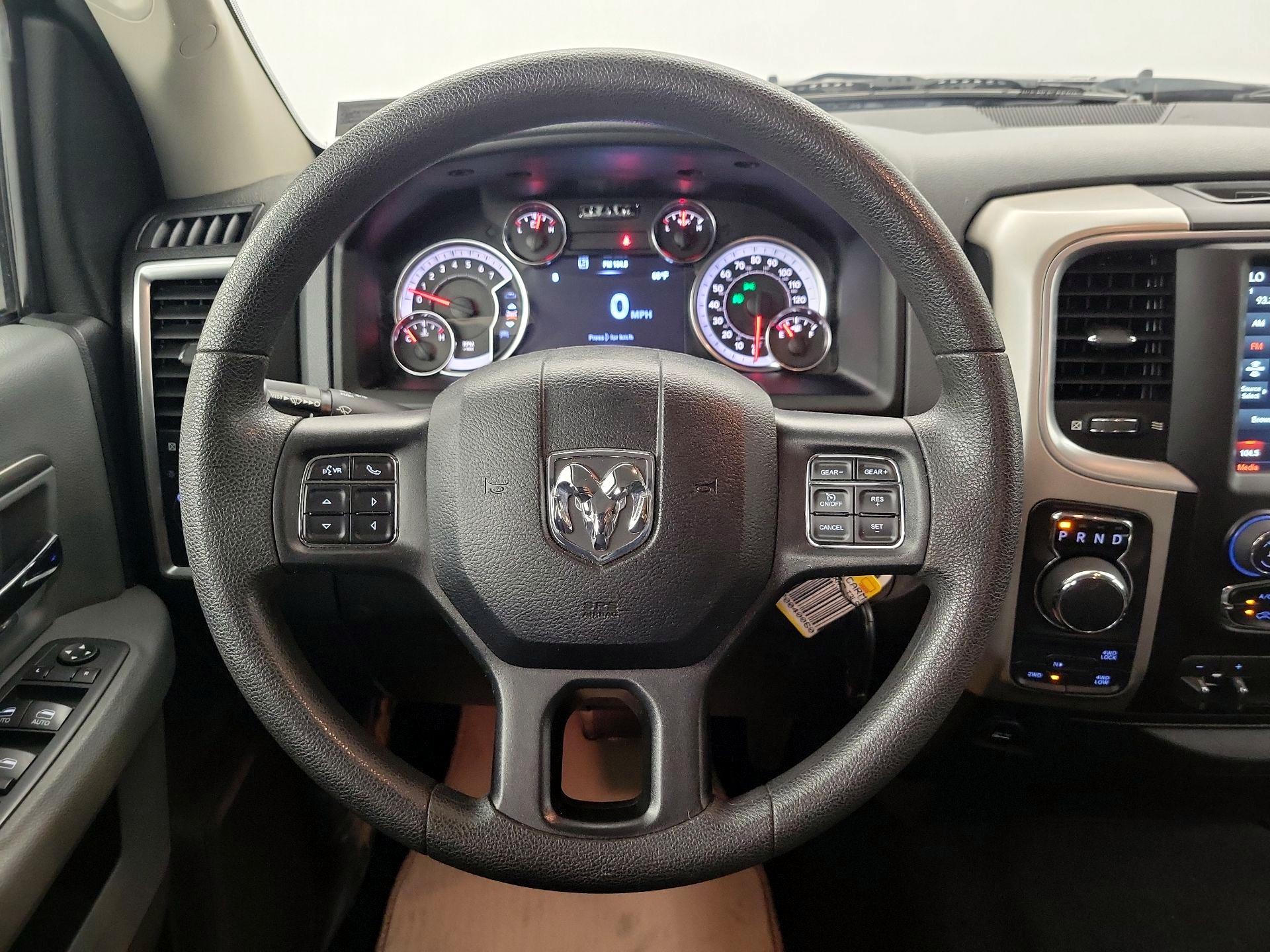 Thumbnail: 2020 RAM 1500 Classic - 10
