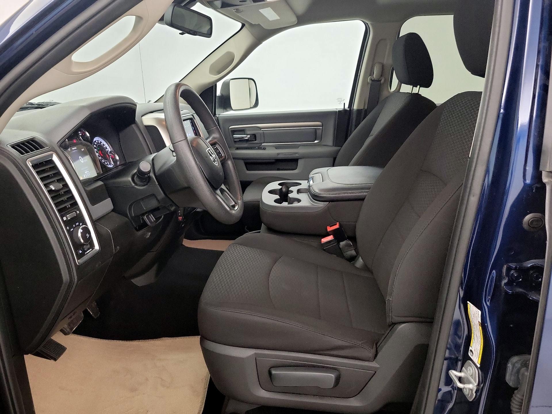 Thumbnail: 2020 RAM 1500 Classic - 11