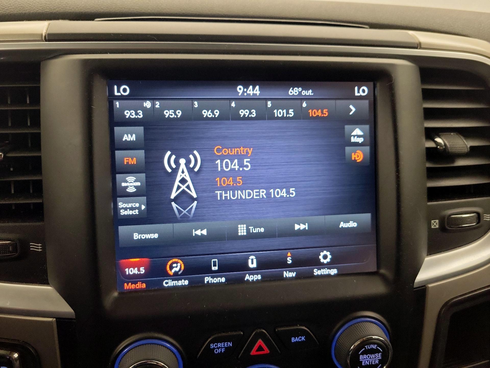 Thumbnail: 2020 RAM 1500 Classic - 16
