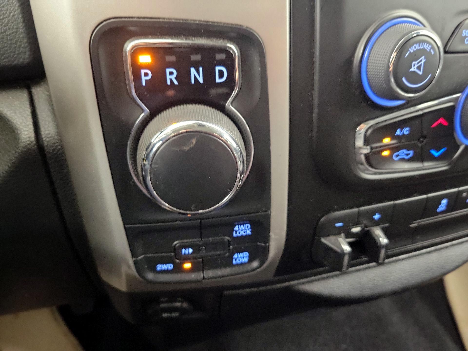 Thumbnail: 2020 RAM 1500 Classic - 18
