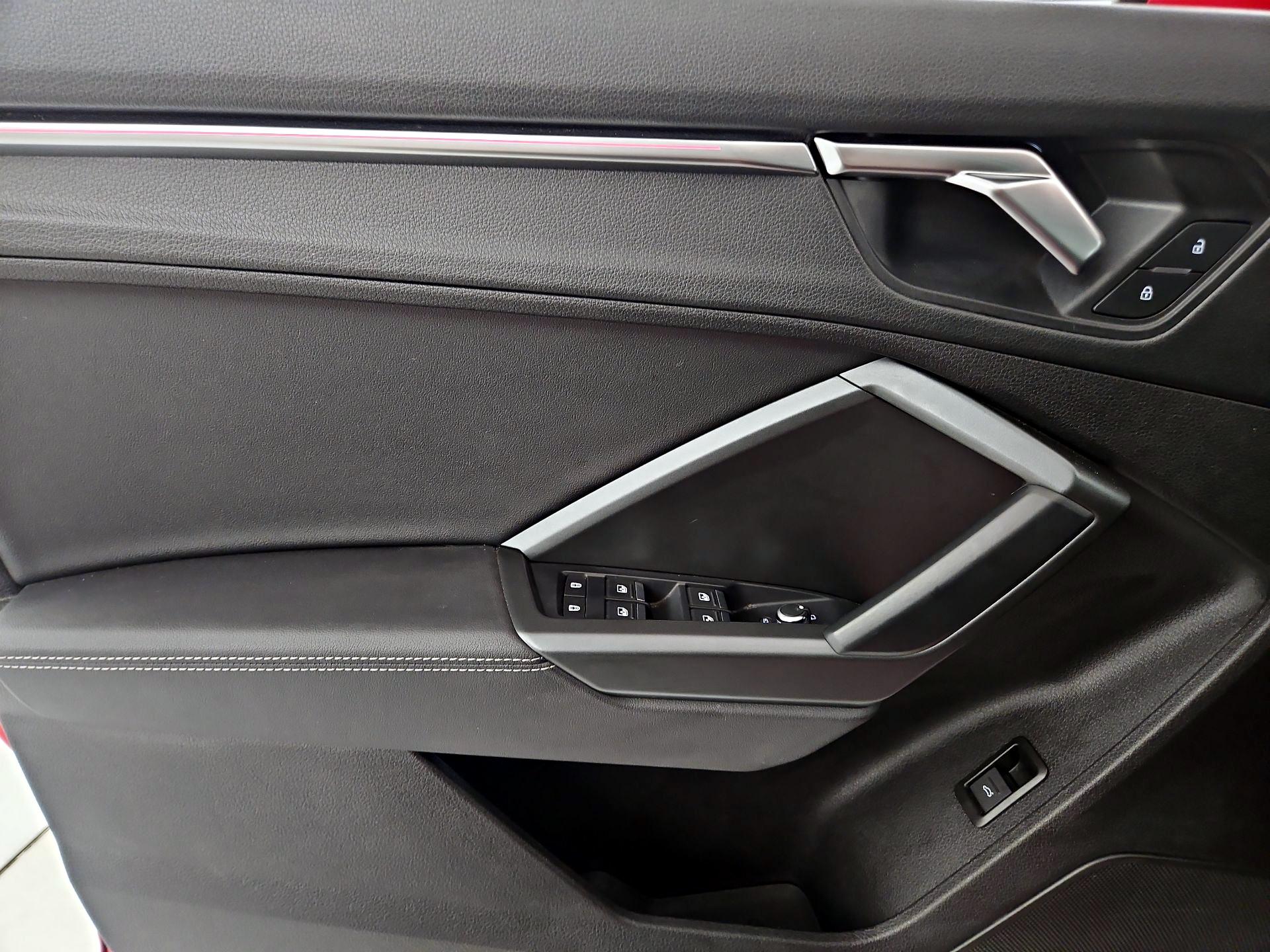 Thumbnail: 2021 Audi Q3 - 10