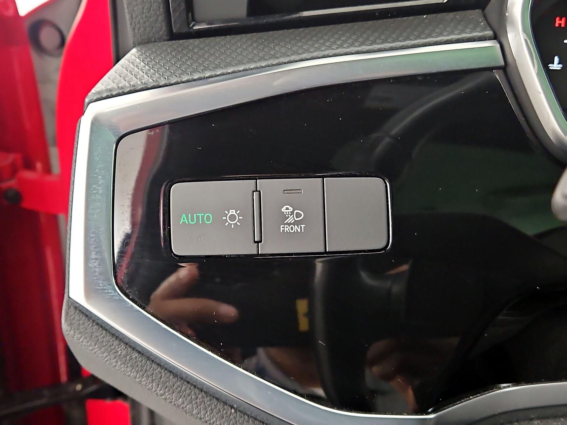 Thumbnail: 2021 Audi Q3 - 11