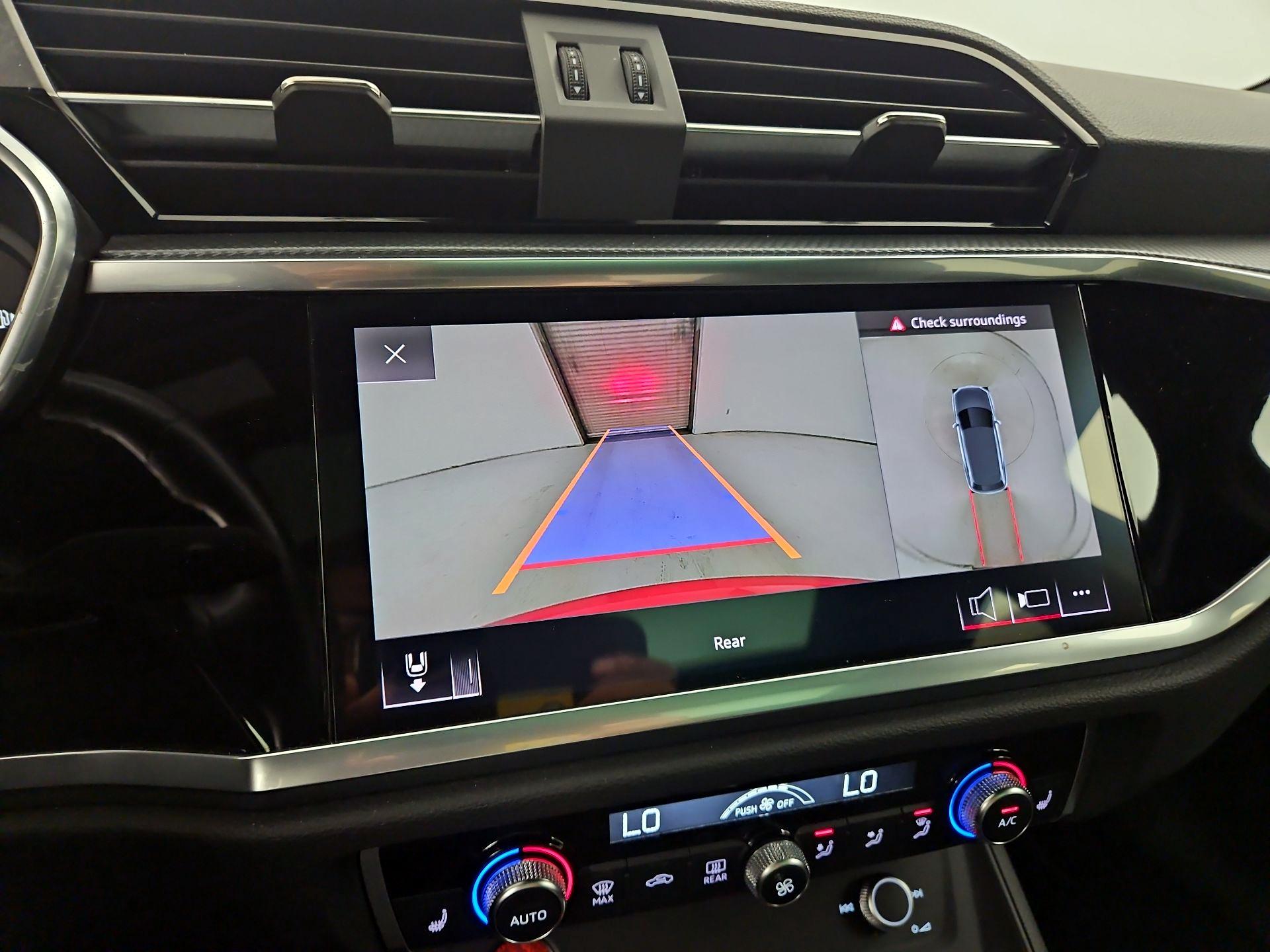 Thumbnail: 2021 Audi Q3 - 13