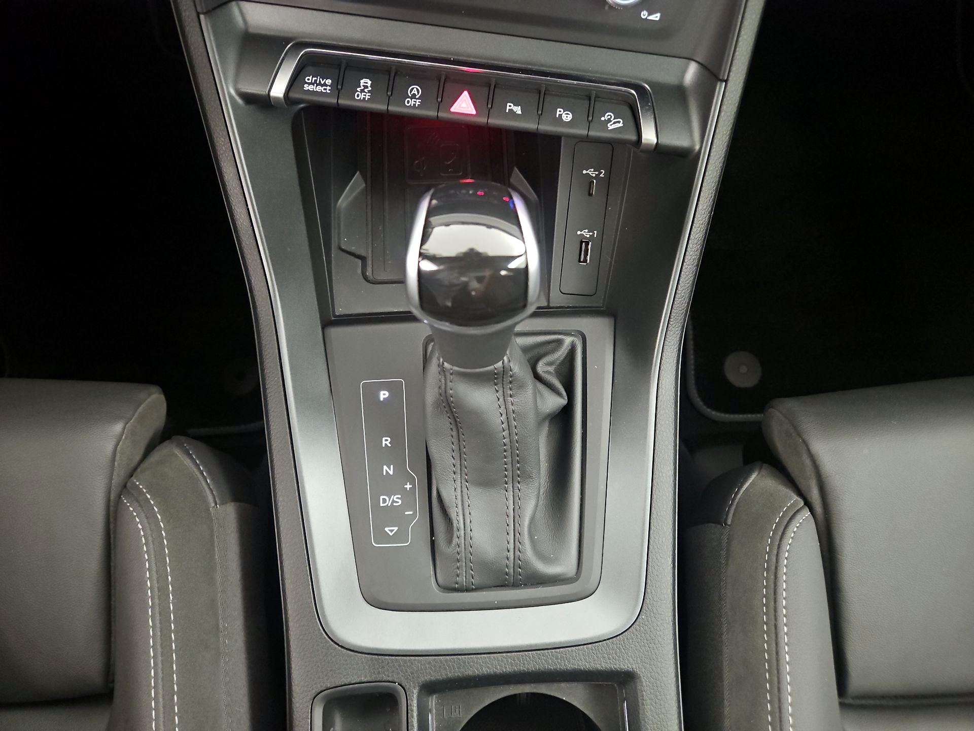 Thumbnail: 2021 Audi Q3 - 16