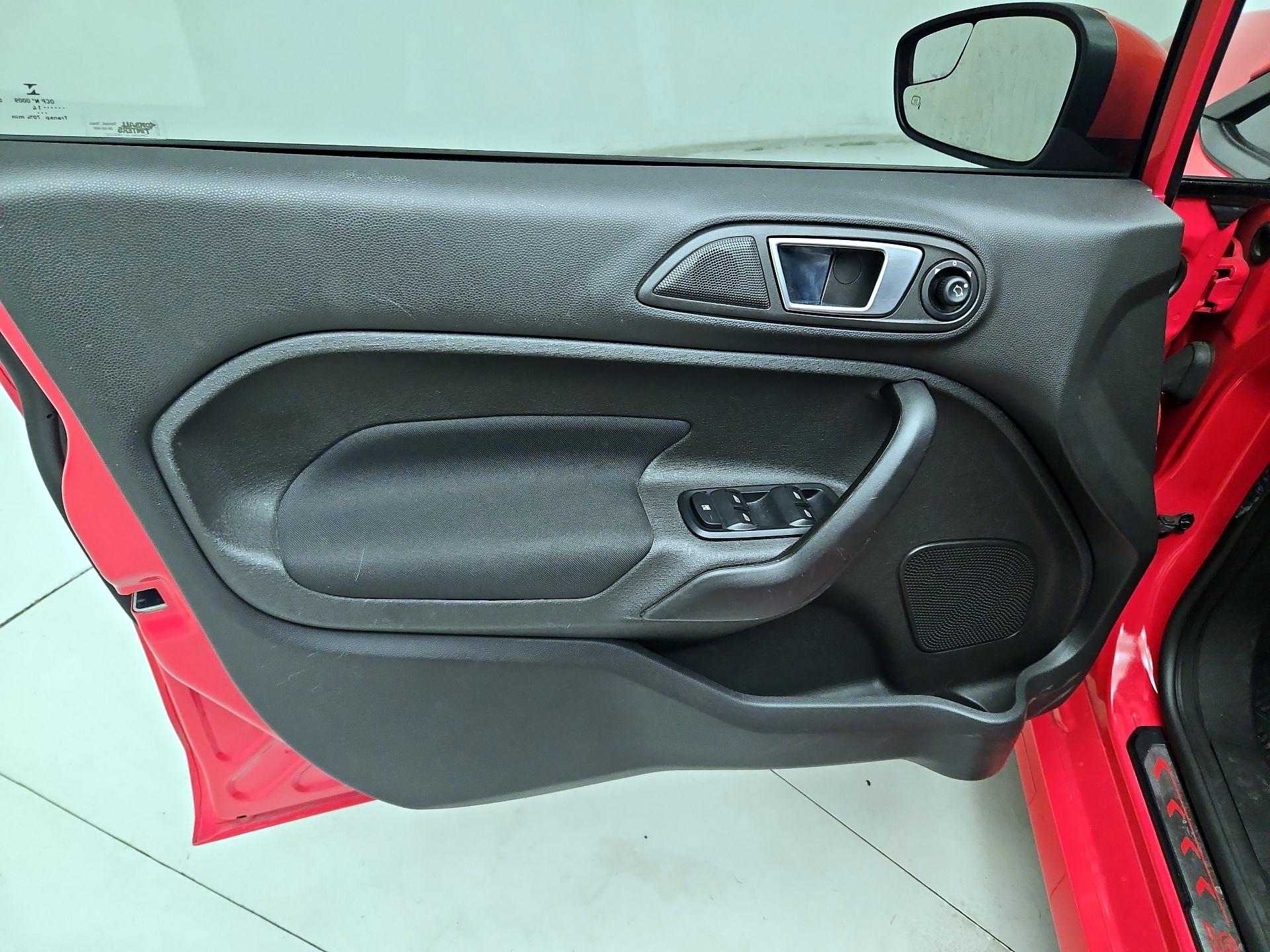 Thumbnail: 2014 Ford Fiesta - 12