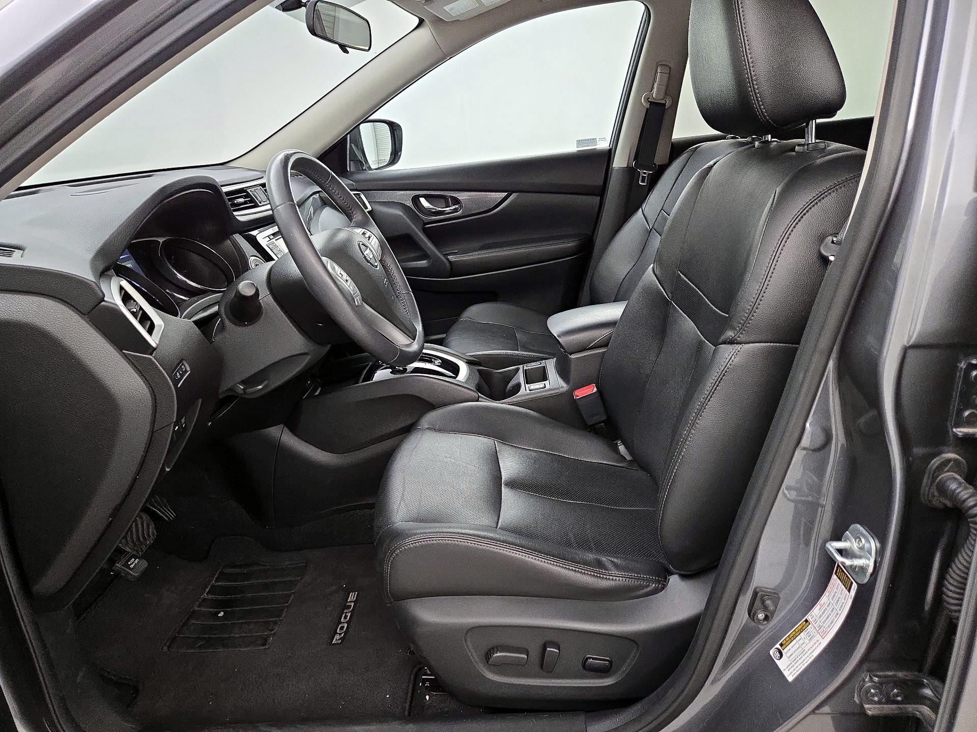 Thumbnail: 2016 Nissan Rogue - 11