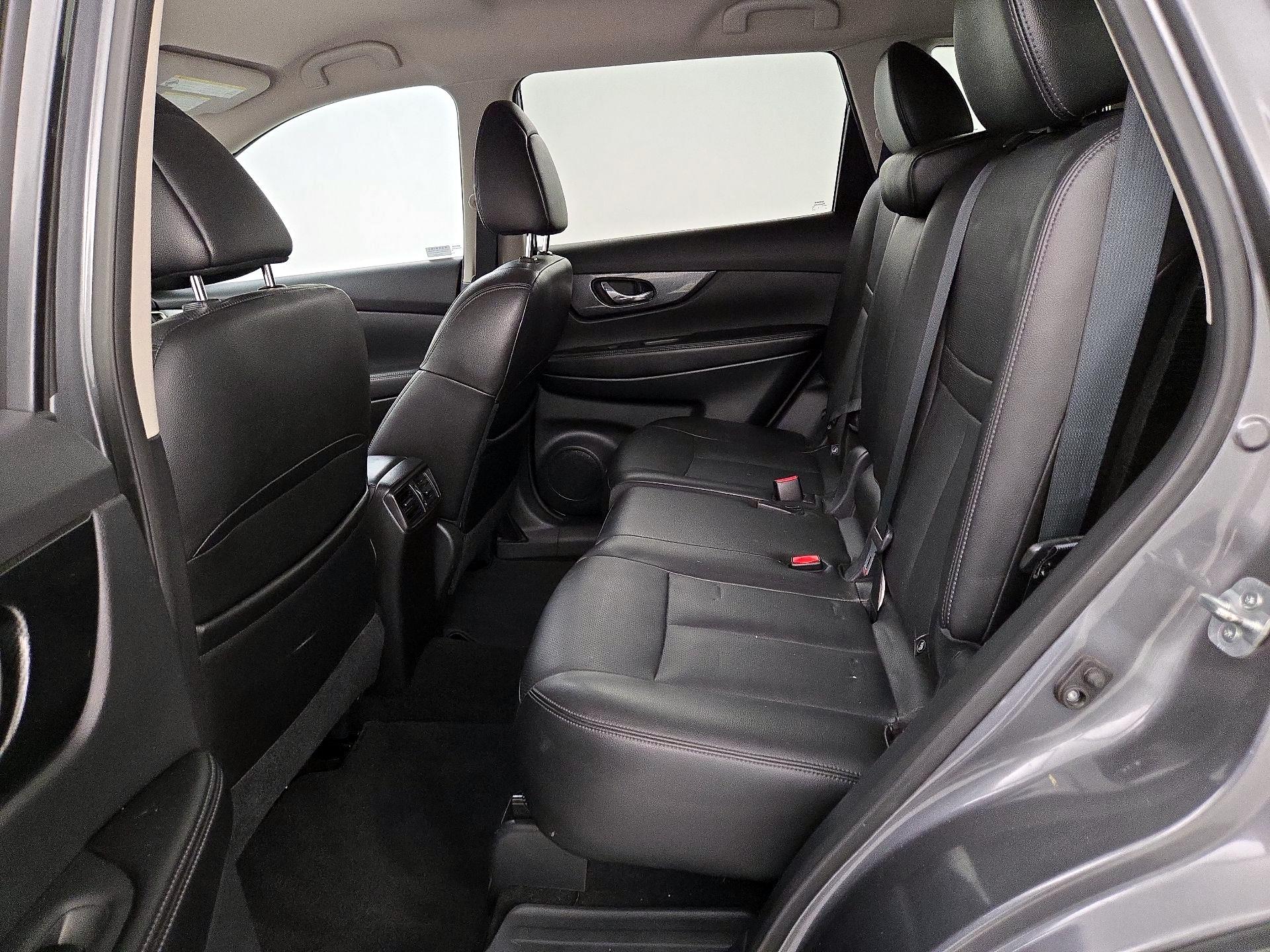 Thumbnail: 2016 Nissan Rogue - 20