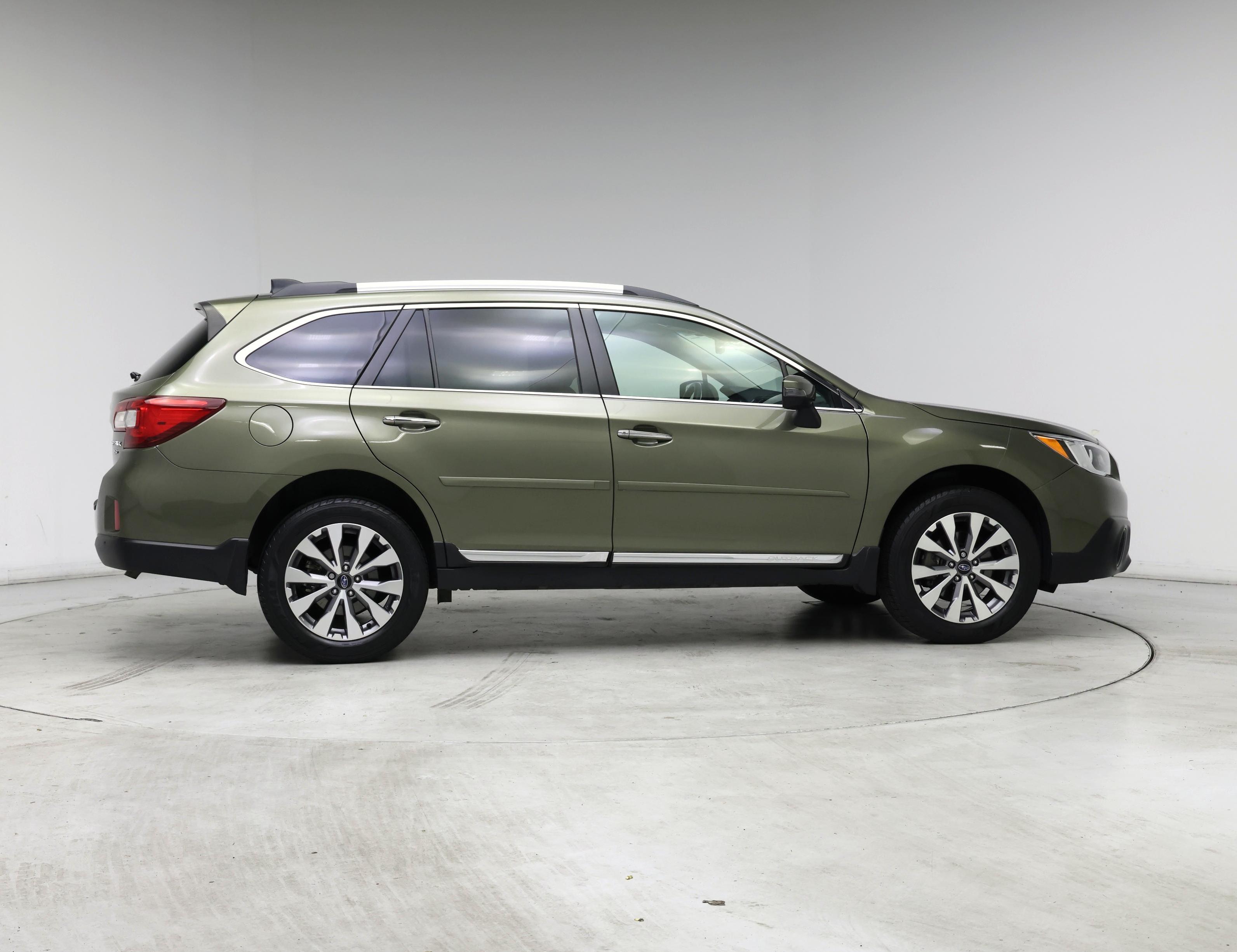 Thumbnail: 2017 Subaru Outback - 7