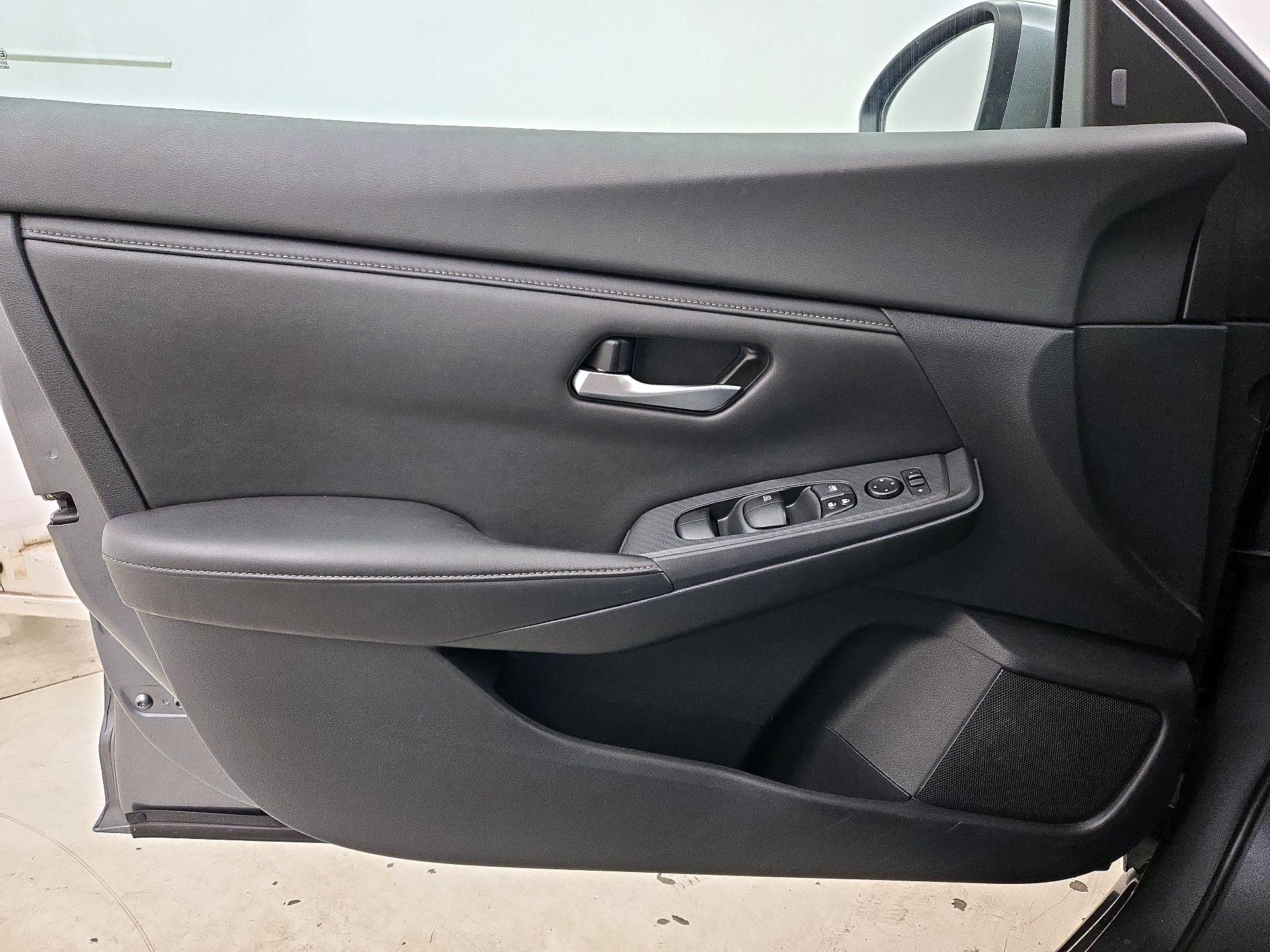 Thumbnail: 2022 Nissan Sentra - 12