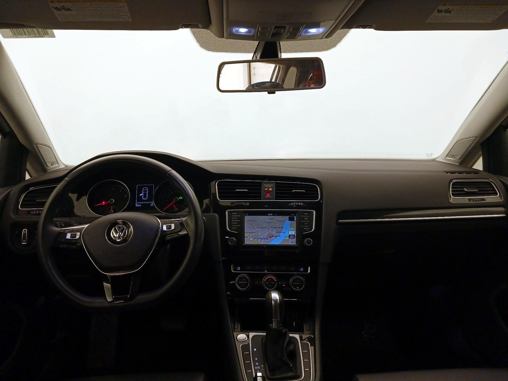 Thumbnail: 2017 Volkswagen Golf - 9