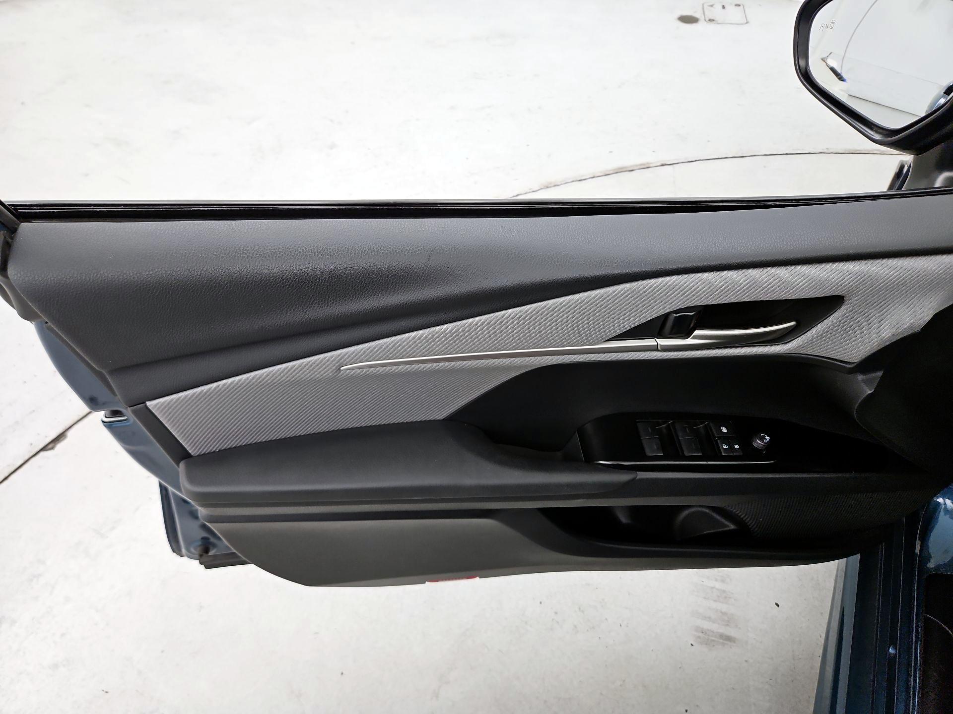 Thumbnail: 2025 Toyota Camry - 12