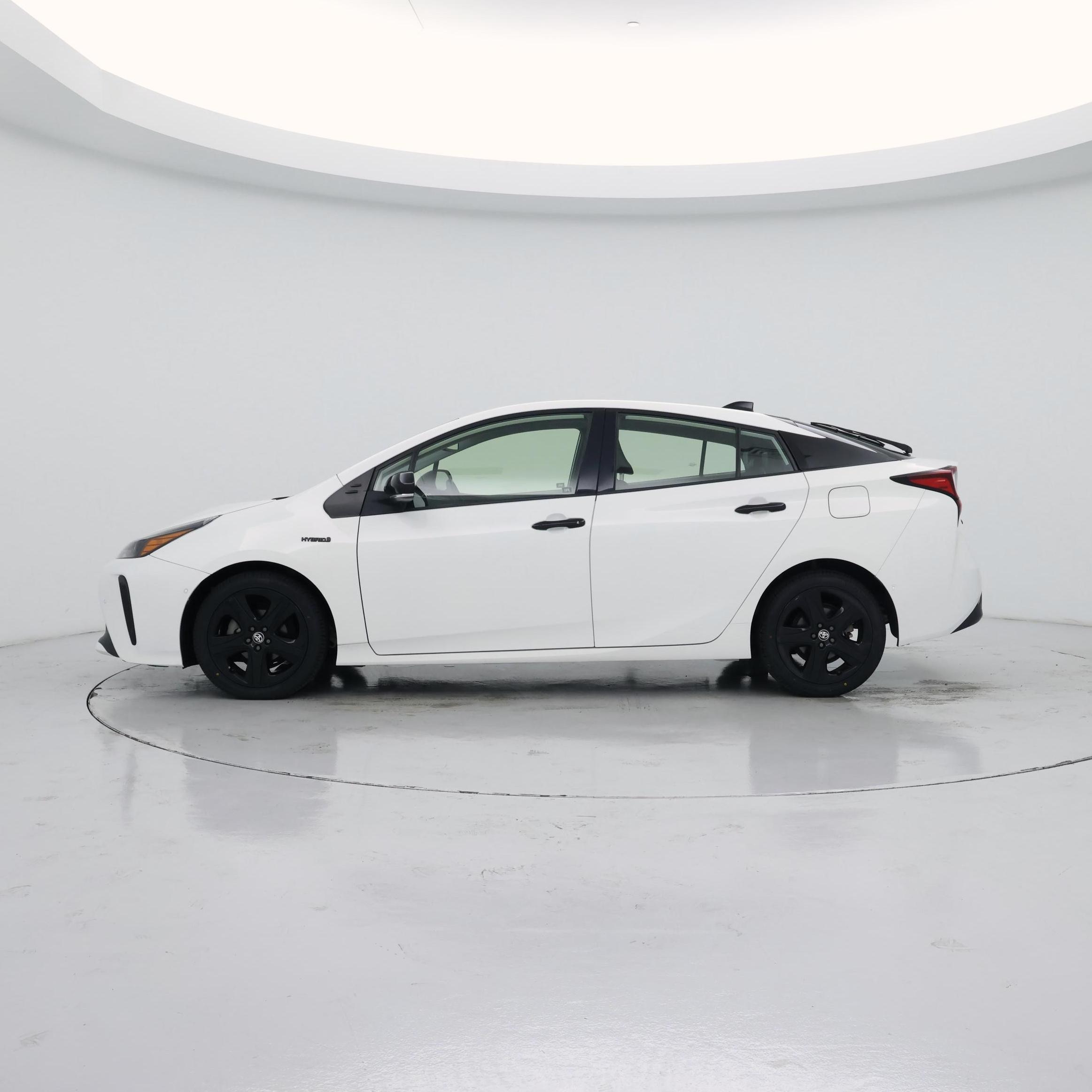 Thumbnail: 2022 Toyota Prius - 3