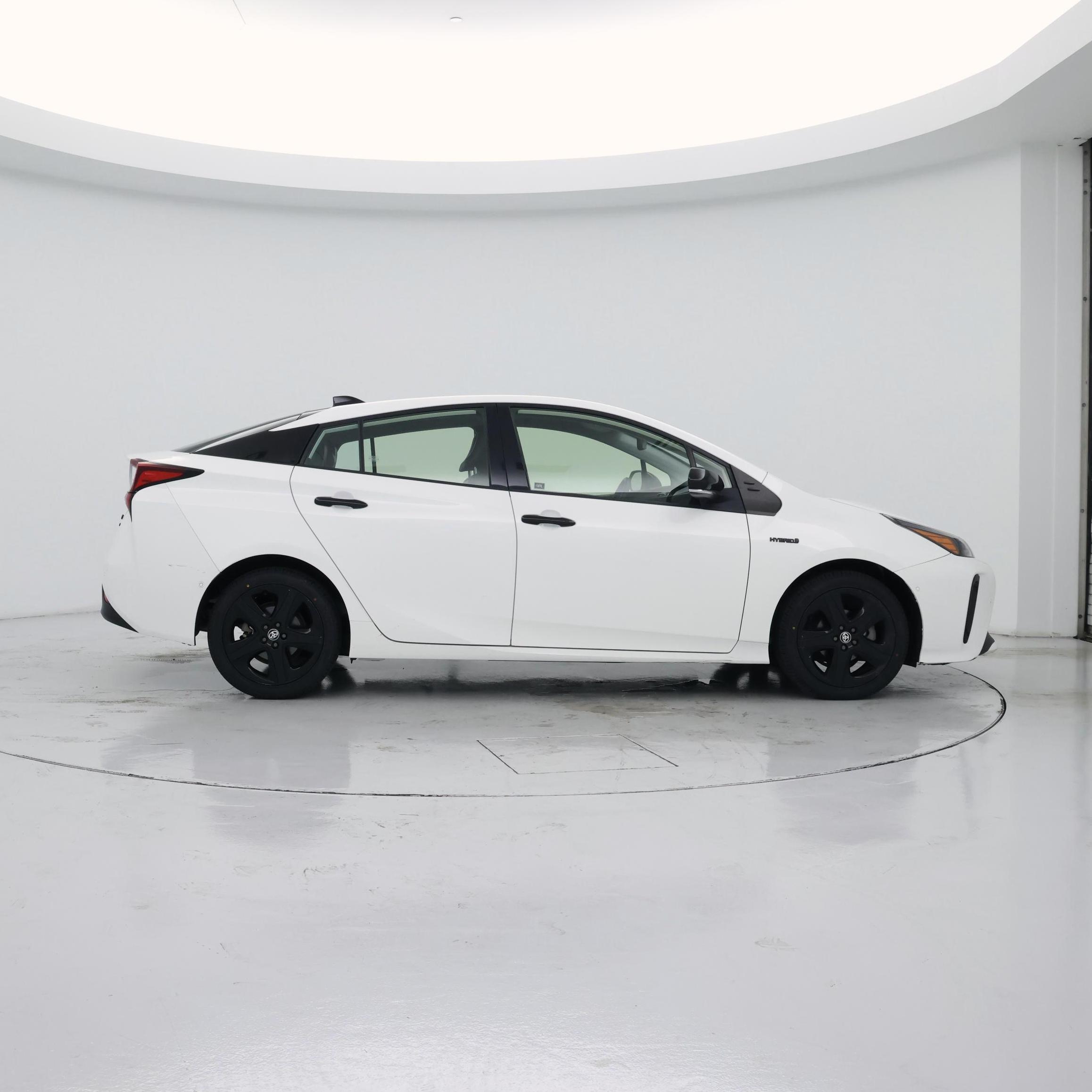 Thumbnail: 2022 Toyota Prius - 7