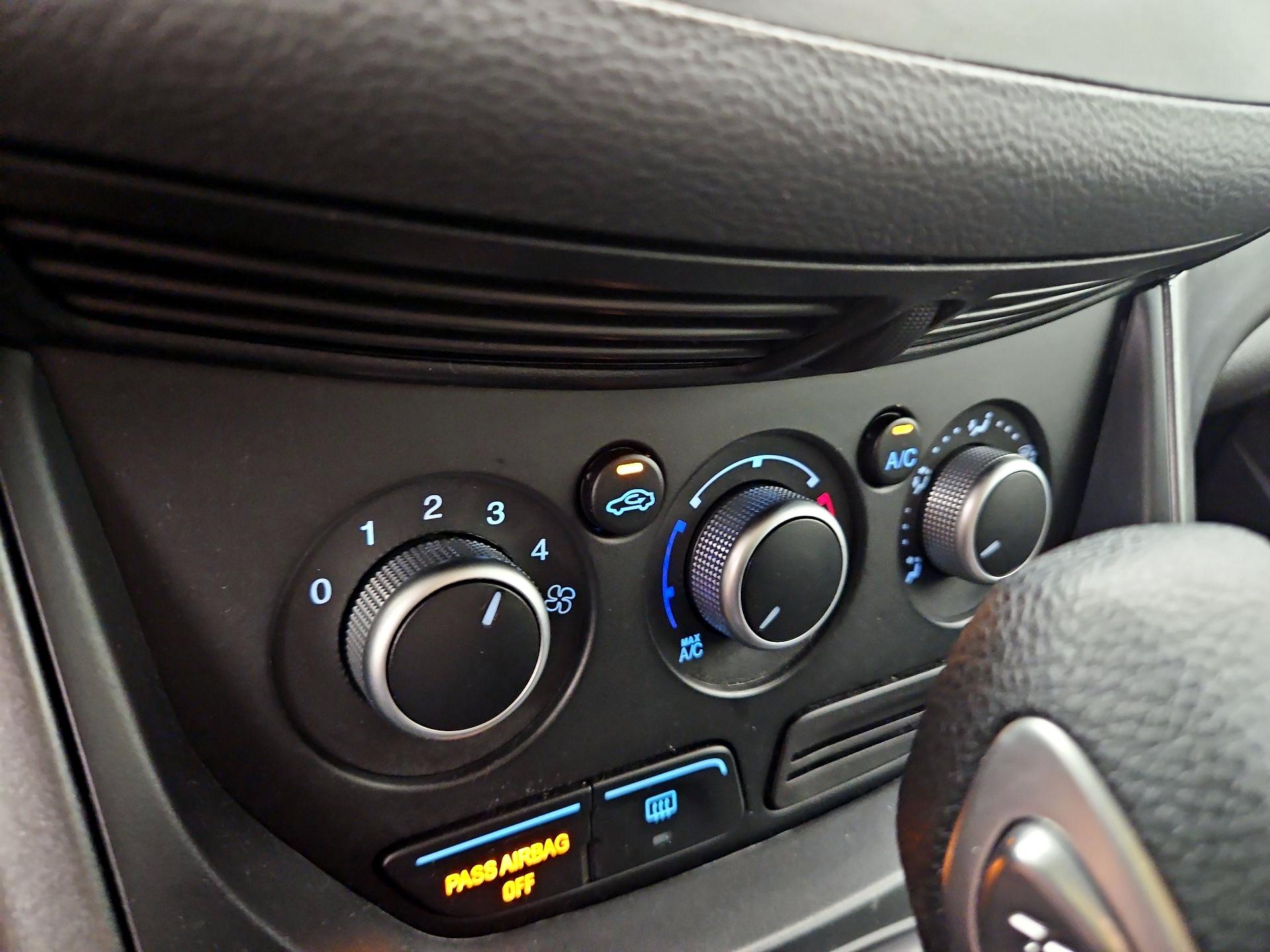 Thumbnail: 2016 Ford Escape - 15