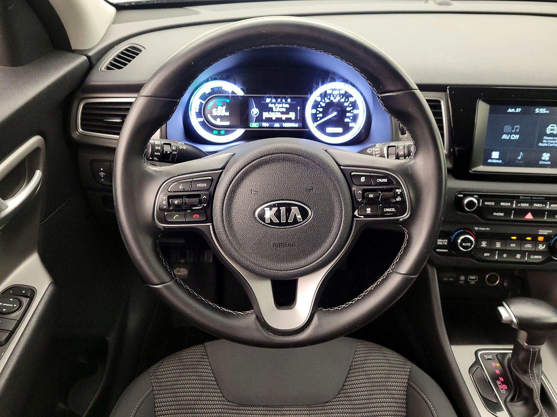 Thumbnail: 2017 Kia Niro - 10