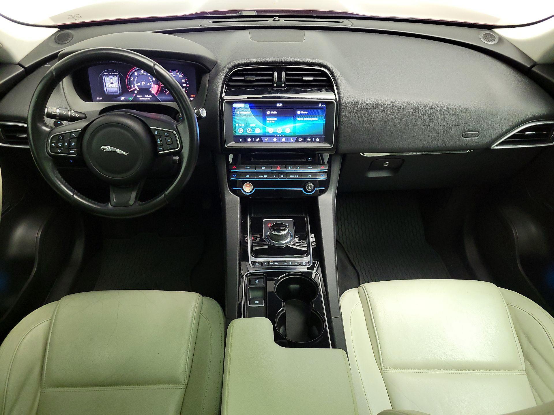 Thumbnail: 2017 Jaguar F-Pace - 9